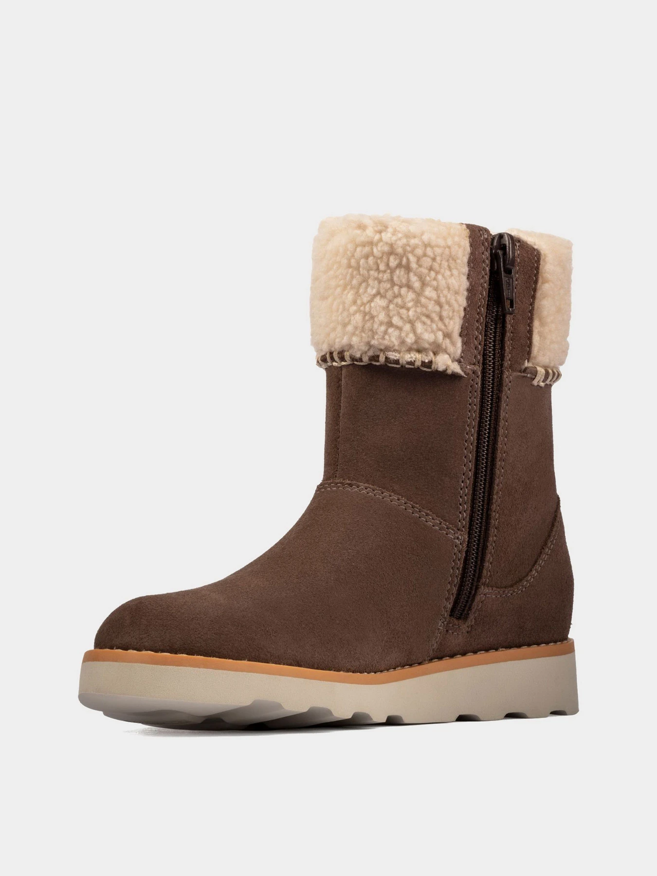 Ботинки и сапоги Clarks модель 2616-2081 Ботинки и сапоги Clarks модель 2616-2081 Фото