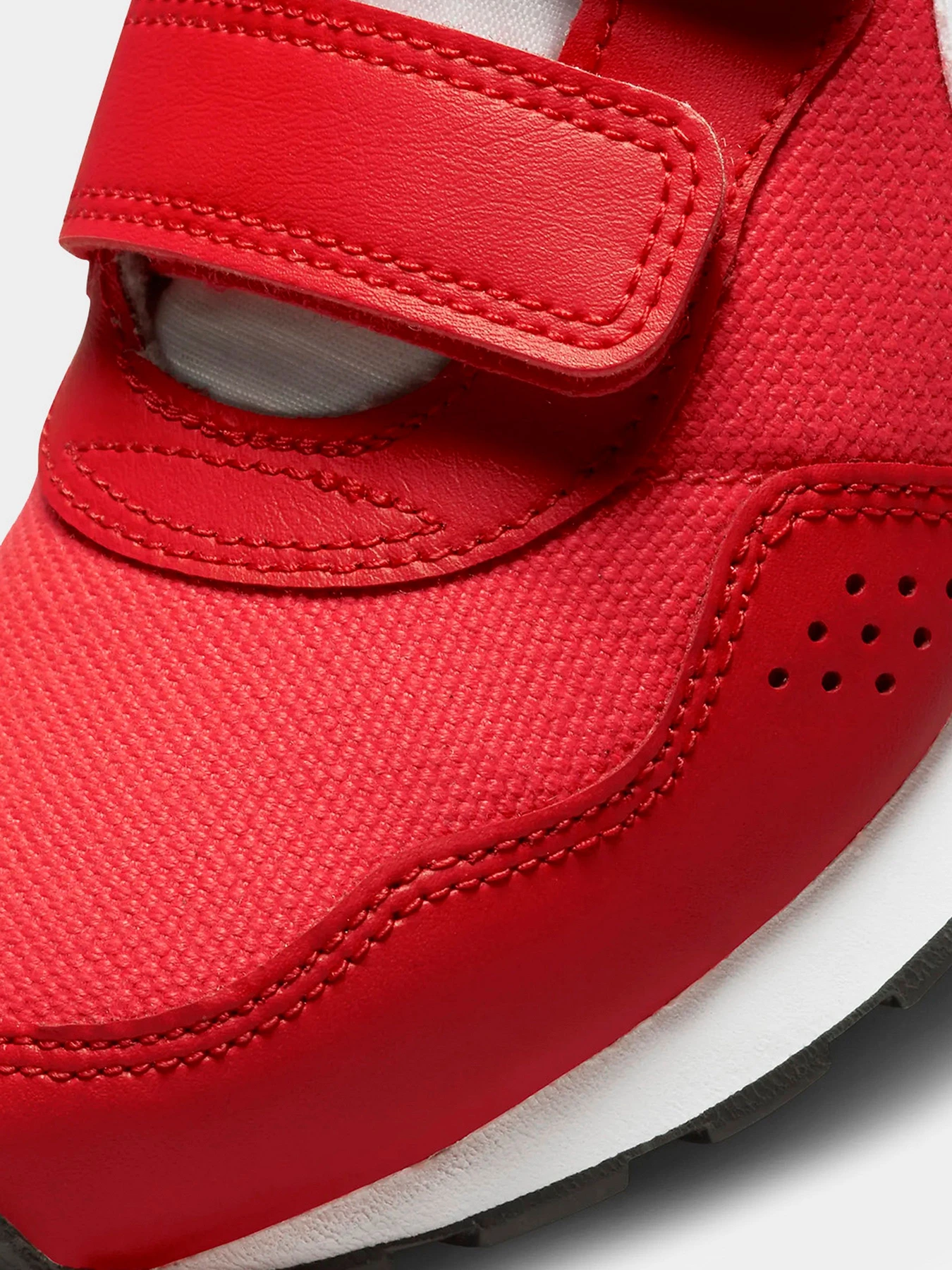 Кроссовки NIKE модель DJ0005-600 Кроссовки NIKE модель DJ0005-600 Фото