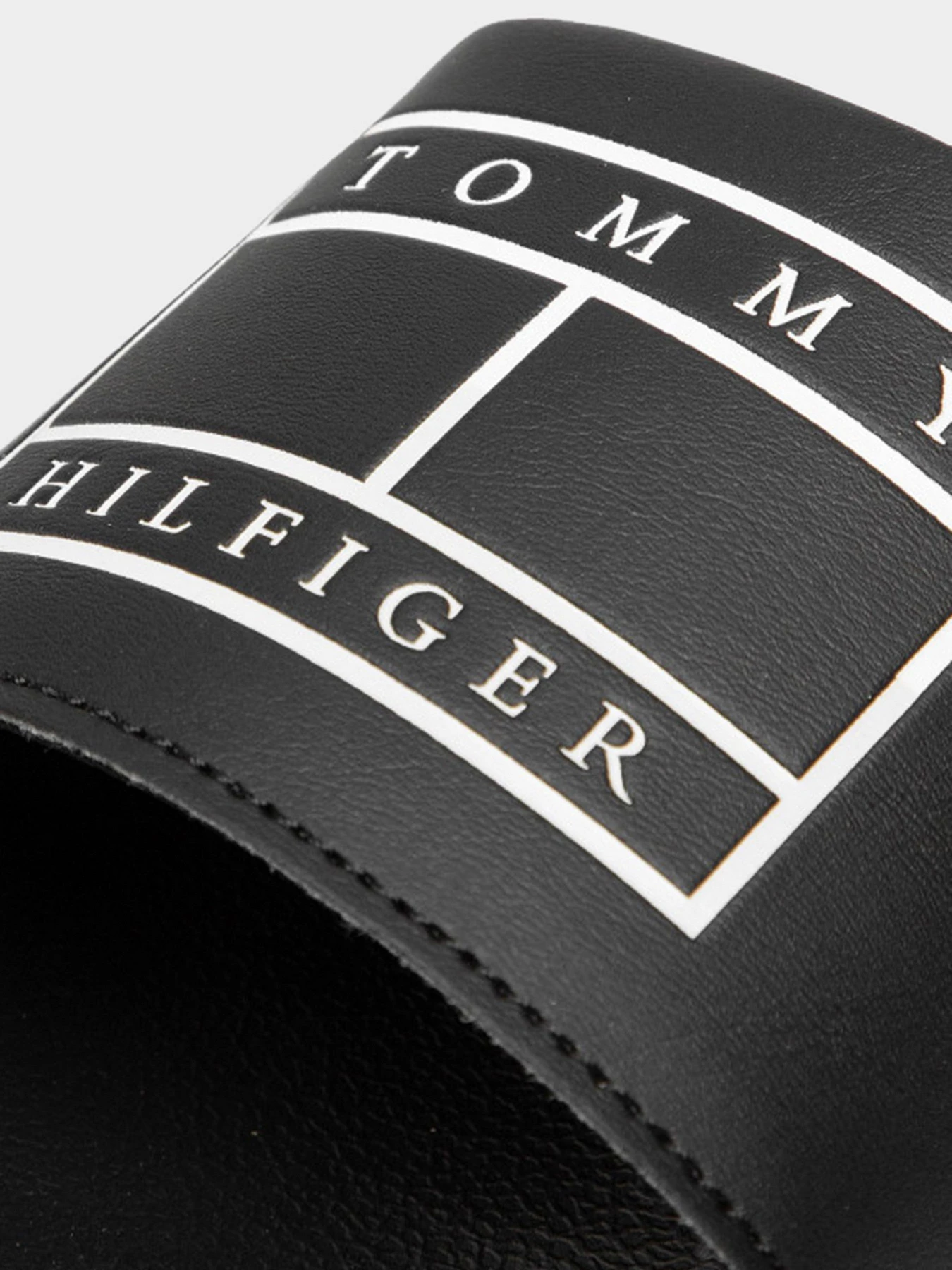 Шлёпанцы Tommy Hilfiger модель FM0FM04061-BDS Фото