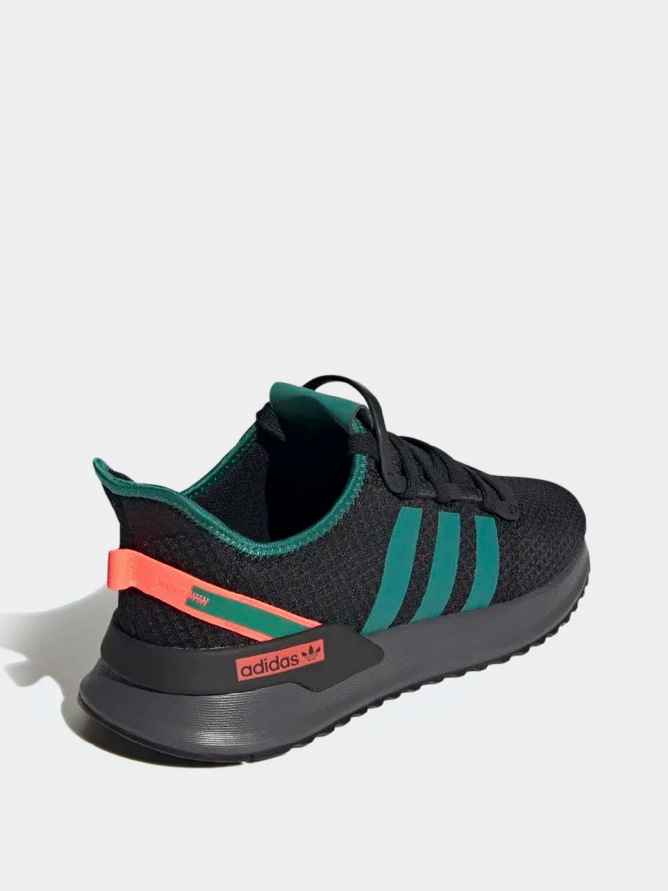 Кроссовки Adidas модель FV9252 Кроссовки Adidas модель FV9252 Фото
