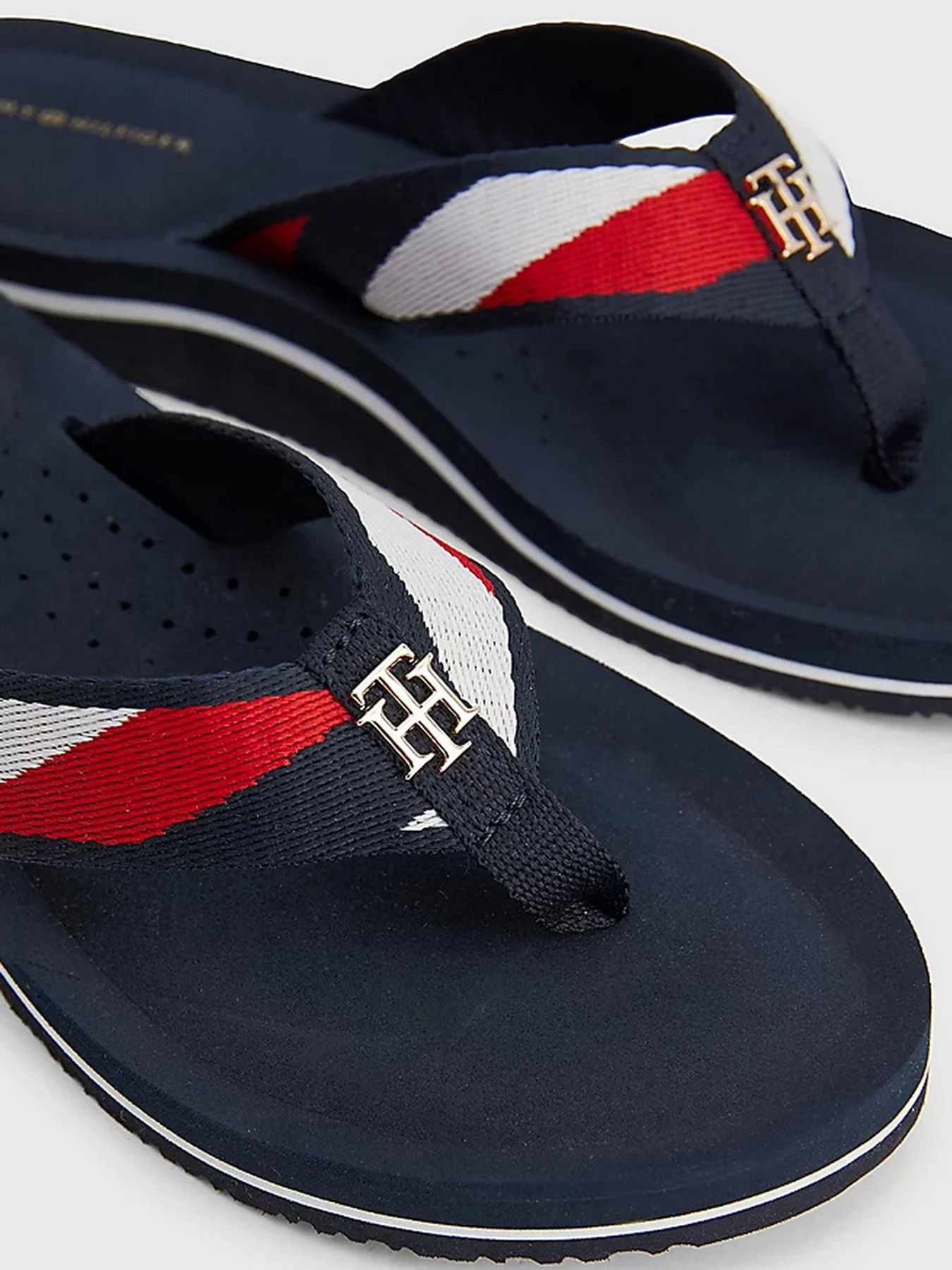 Шлёпанцы Tommy Hilfiger модель FW0FW06446-DW5 Шлёпанцы Tommy Hilfiger модель FW0FW06446-DW5 Фото