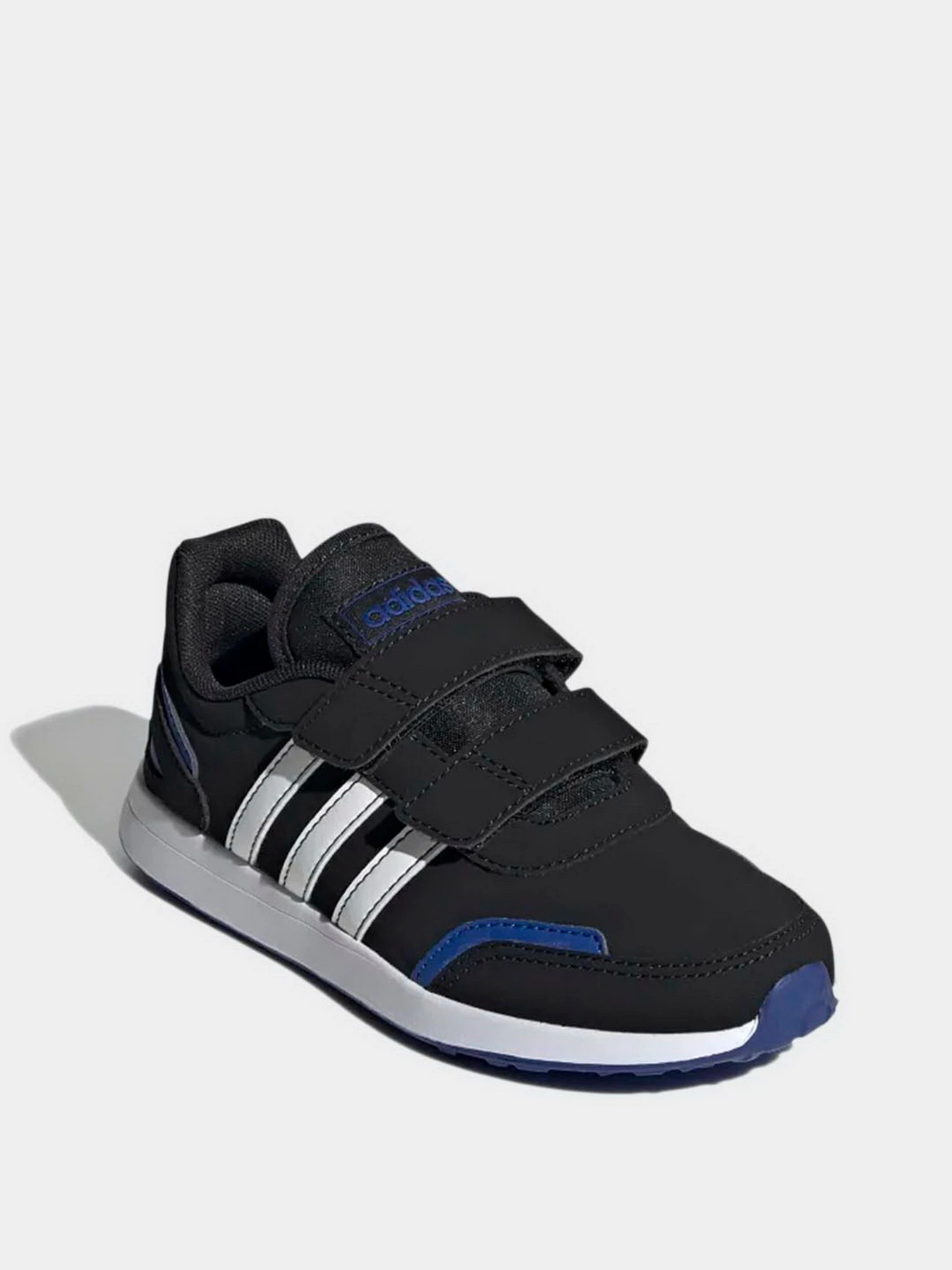 Кроссовки Adidas модель FW3983 Кроссовки Adidas модель FW3983 Фото