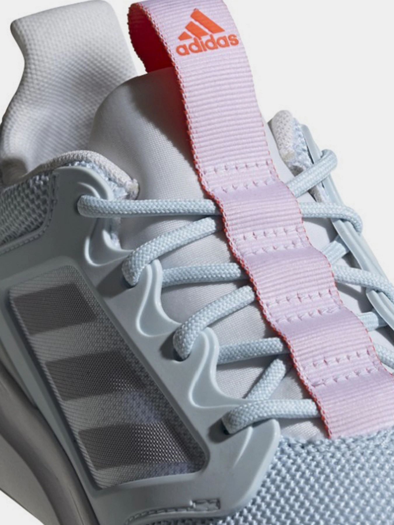 Кроссовки Adidas модель FW4715 Кроссовки Adidas модель FW4715 Фото