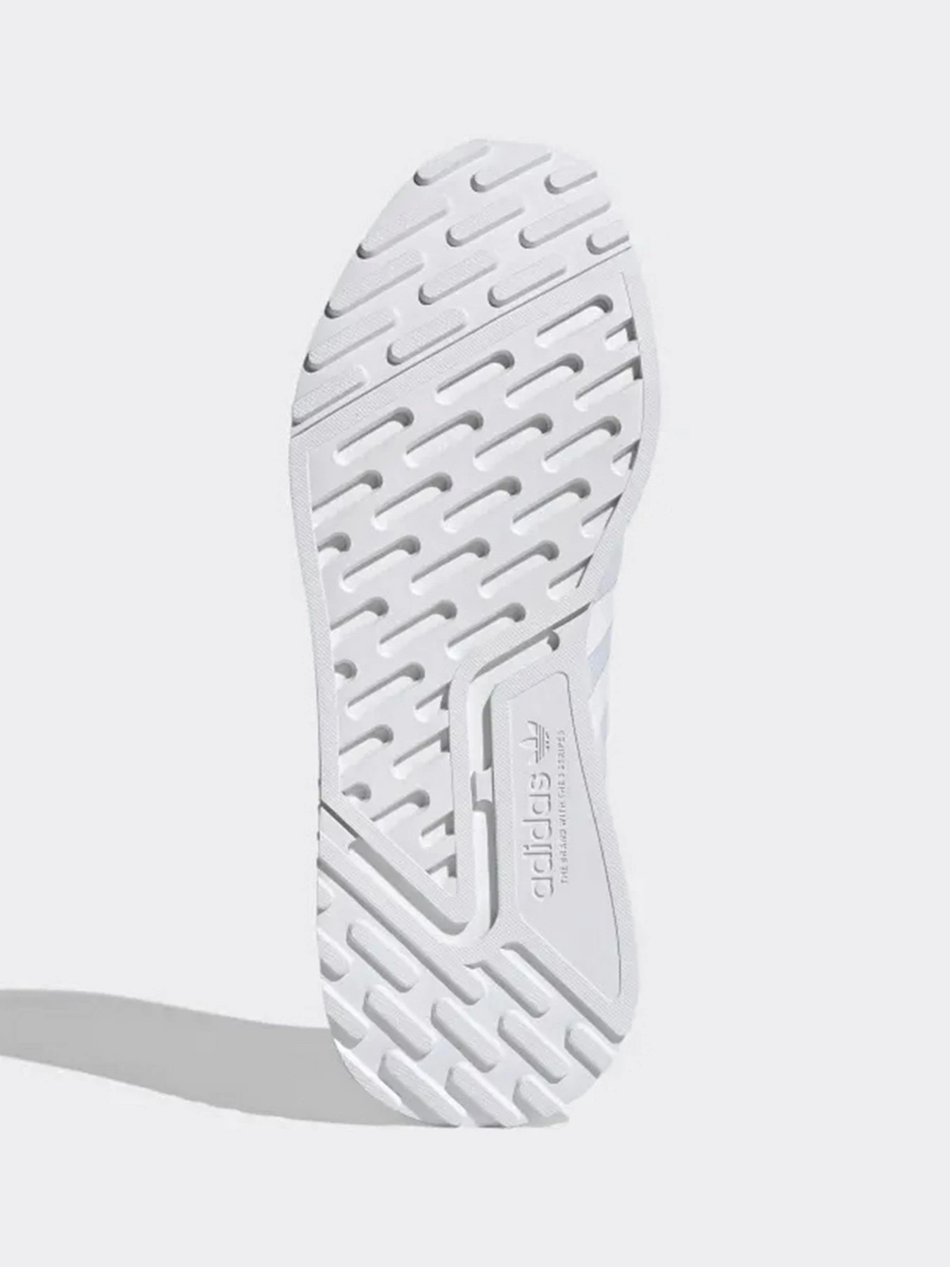 Кроссовки Adidas модель FZ3439 Кроссовки Adidas модель FZ3439 Фото