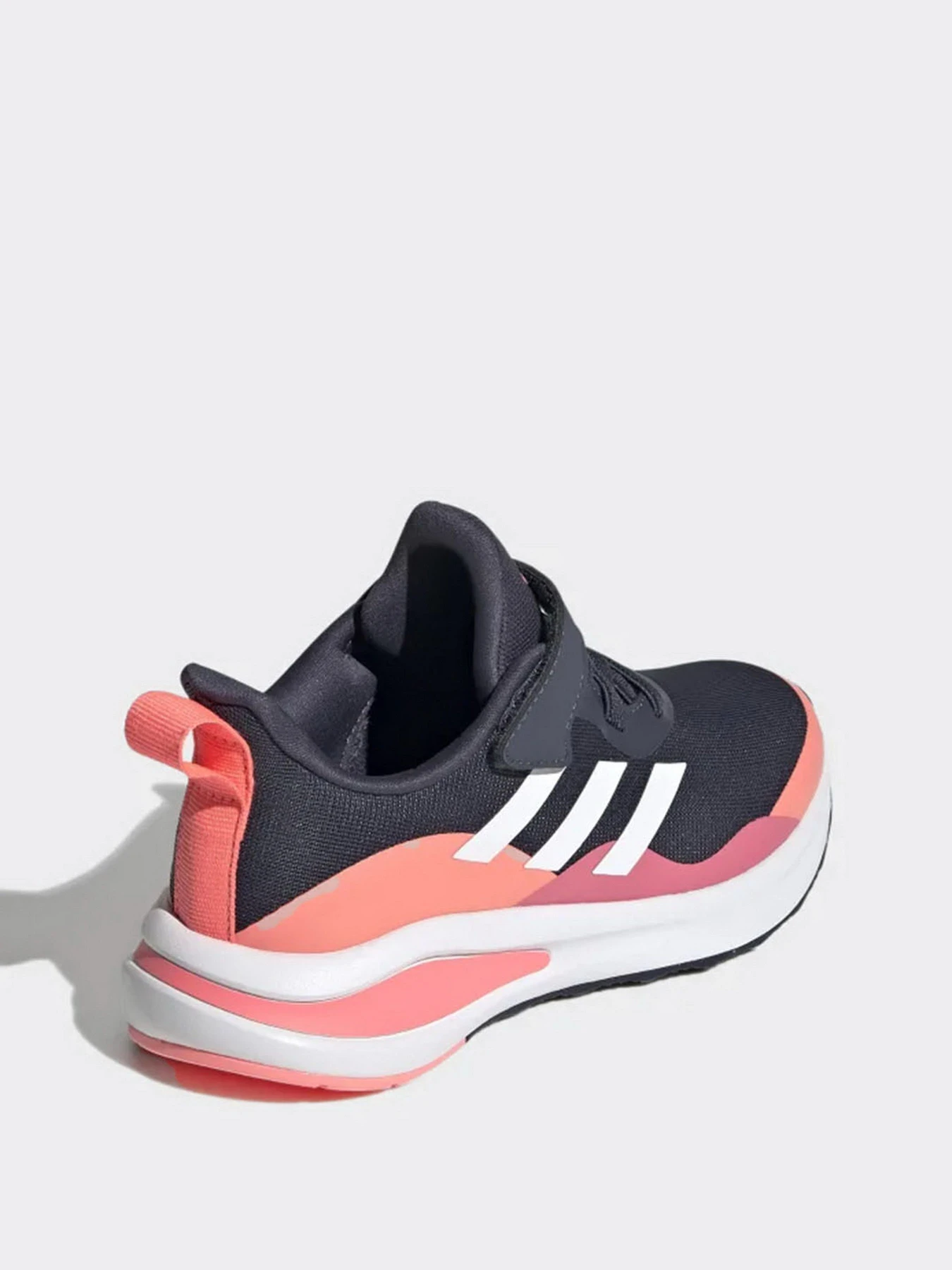 Кроссовки Adidas модель GV7837 Кроссовки Adidas модель GV7837 Фото