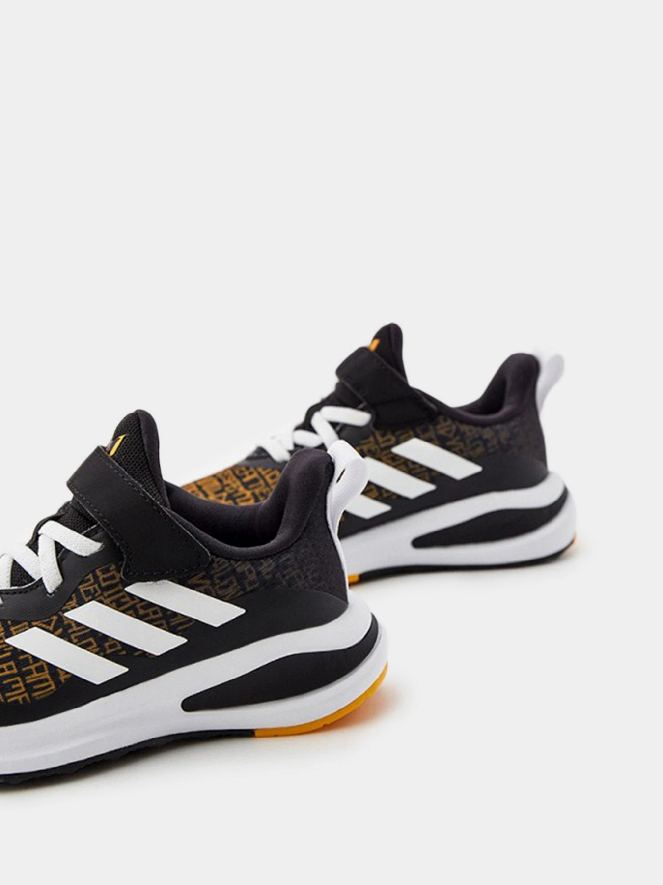 Кроссовки Adidas модель GX6049 Кроссовки Adidas модель GX6049 Фото