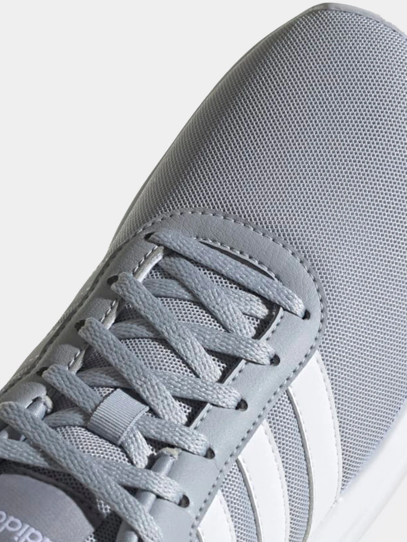 Кроссовки Adidas модель GY3100 Кроссовки Adidas модель GY3100 Фото