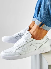 Кроссовки Vans модель VN0A4TZYOER1 Фото