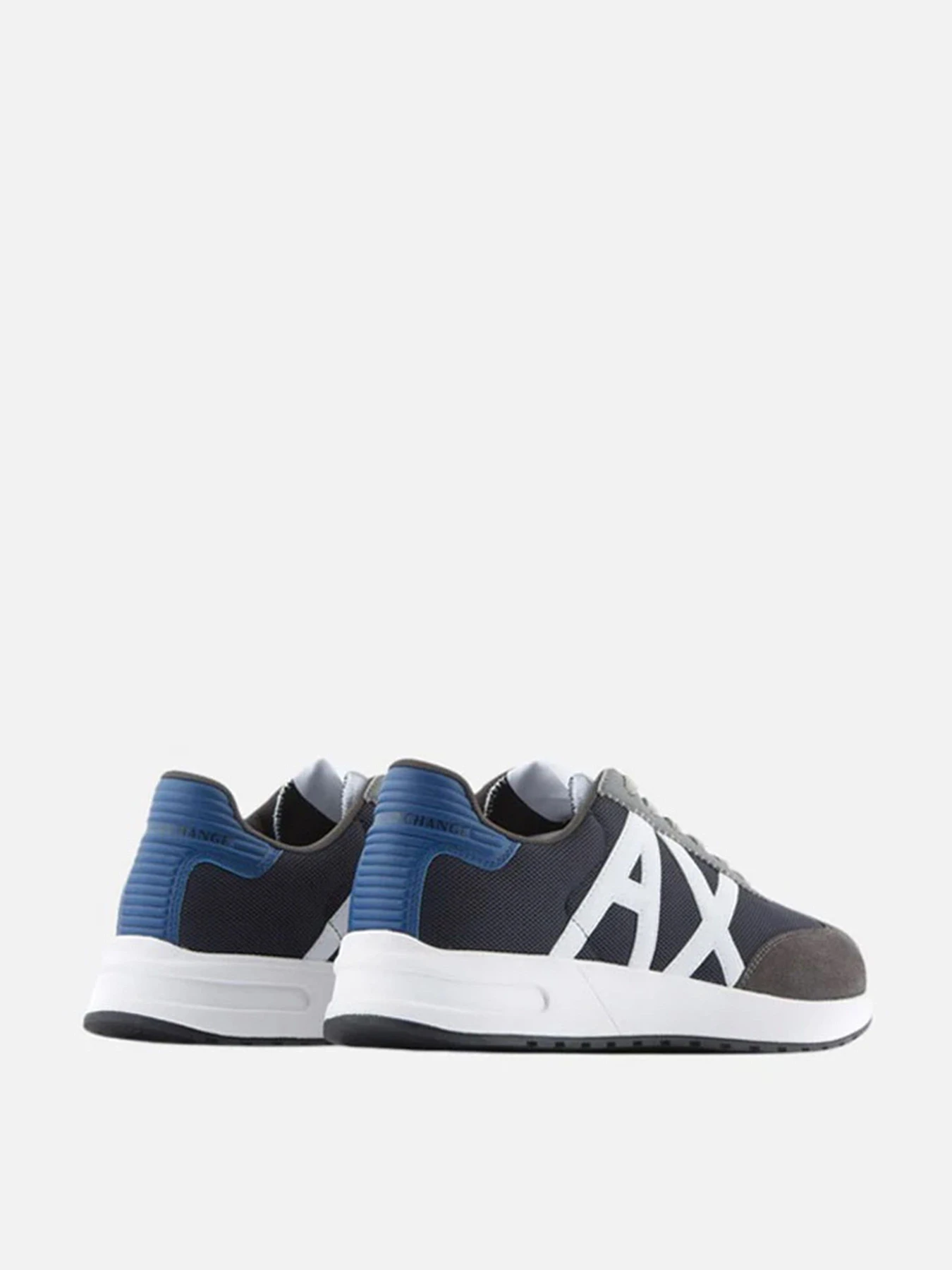 Кроссовки Armani Exchange модель XUX071-XV527-M216 Кроссовки Armani Exchange модель XUX071-XV527-M216 Фото
