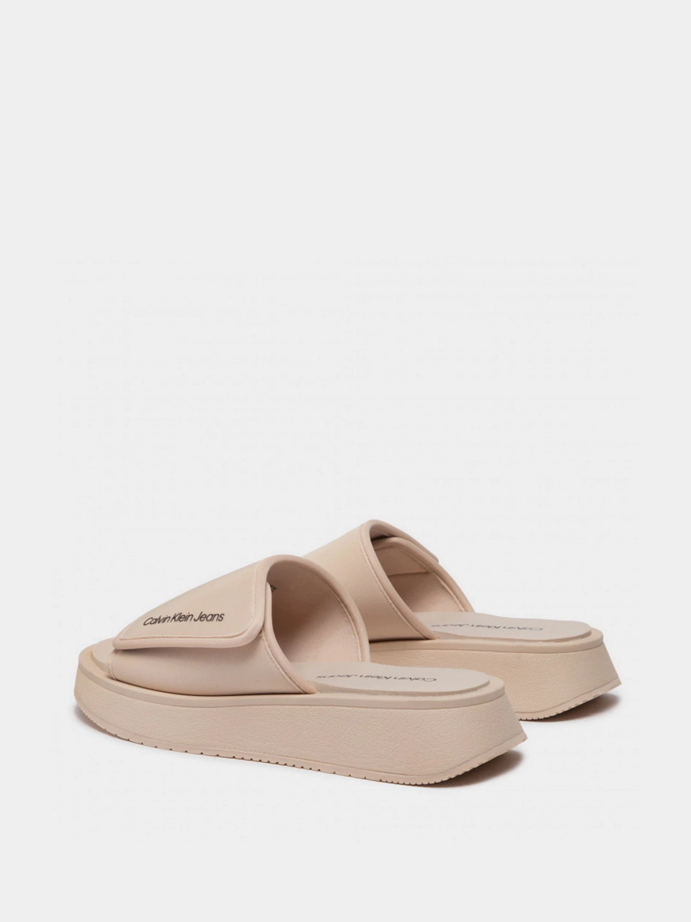 Шлёпанцы Calvin Klein модель YW0YW00672-AF6 Шлёпанцы Calvin Klein модель YW0YW00672-AF6 Фото