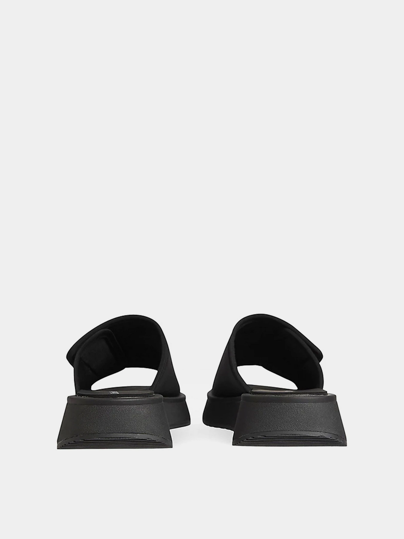 Шлёпанцы Calvin Klein модель YW0YW00672-BDS Фото