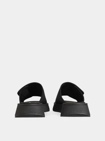 Шлёпанцы Calvin Klein модель YW0YW00672-BDS Фото