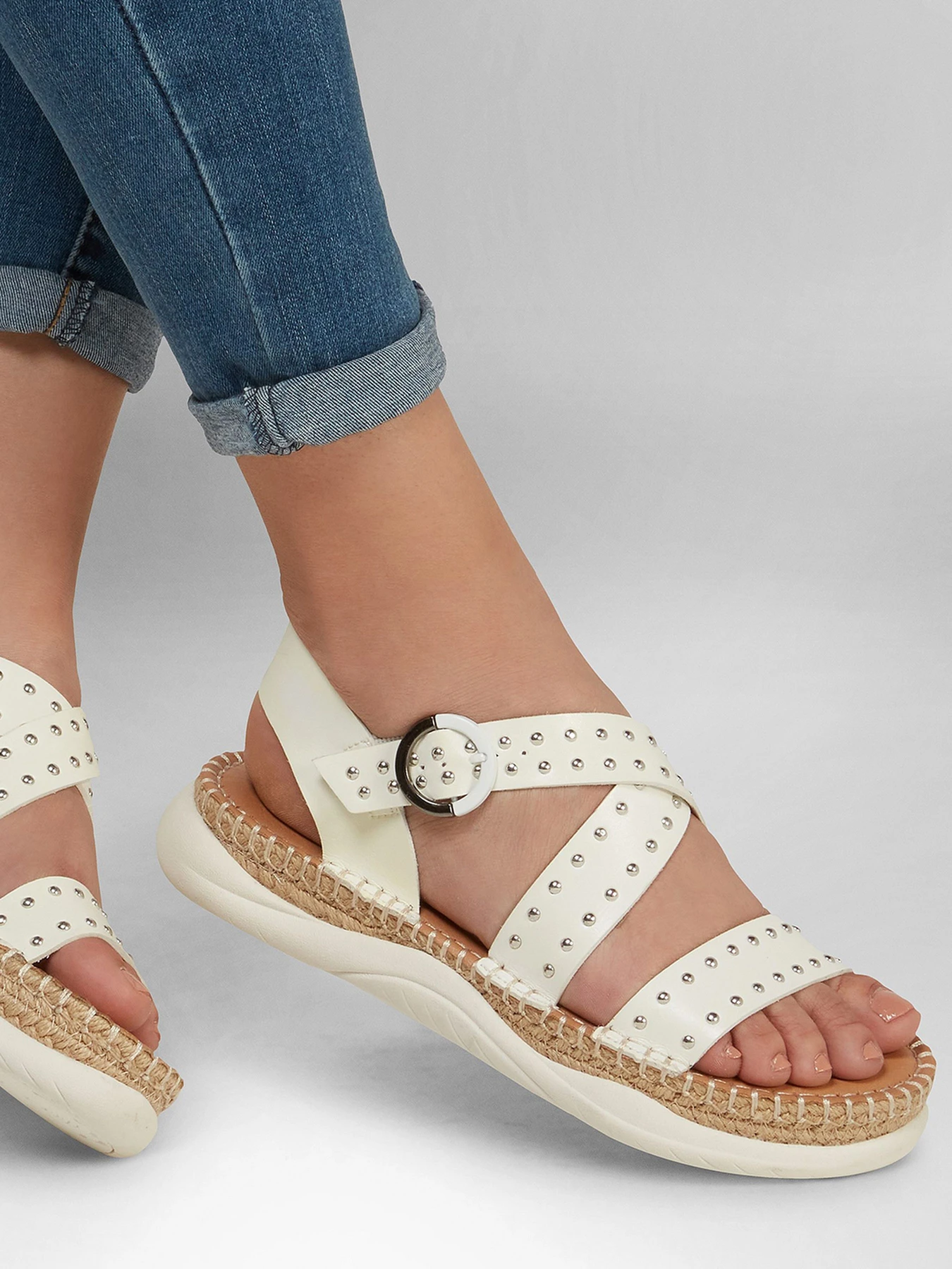 Сандалии Skechers модель 113725 WHT Сандалии Skechers модель 113725 WHT Фото