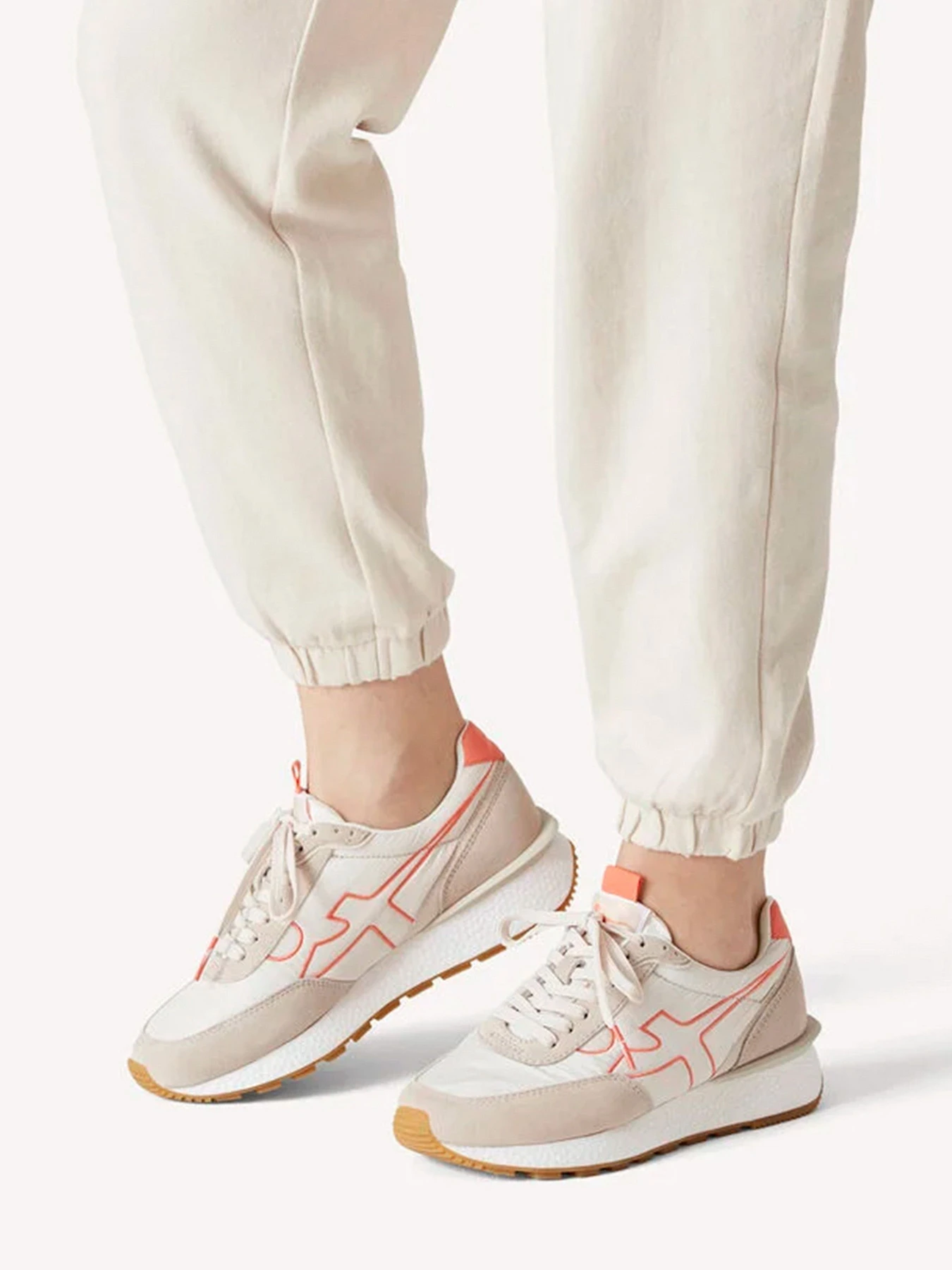 Кроссовки Tamaris модель 23777-28-362 SAND/PEACH COM Кроссовки Tamaris модель 23777-28-362 SAND/PEACH COM Фото