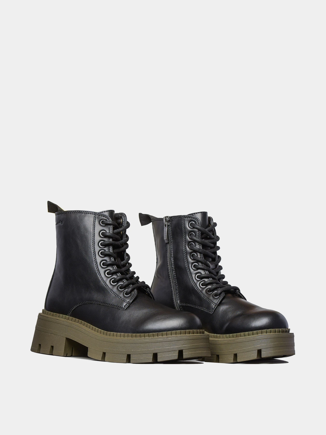 Ботинки и сапоги Tamaris модель 25286-29-077 BLACK/OLIVE Ботинки и сапоги Tamaris модель 25286-29-077 BLACK/OLIVE Фото