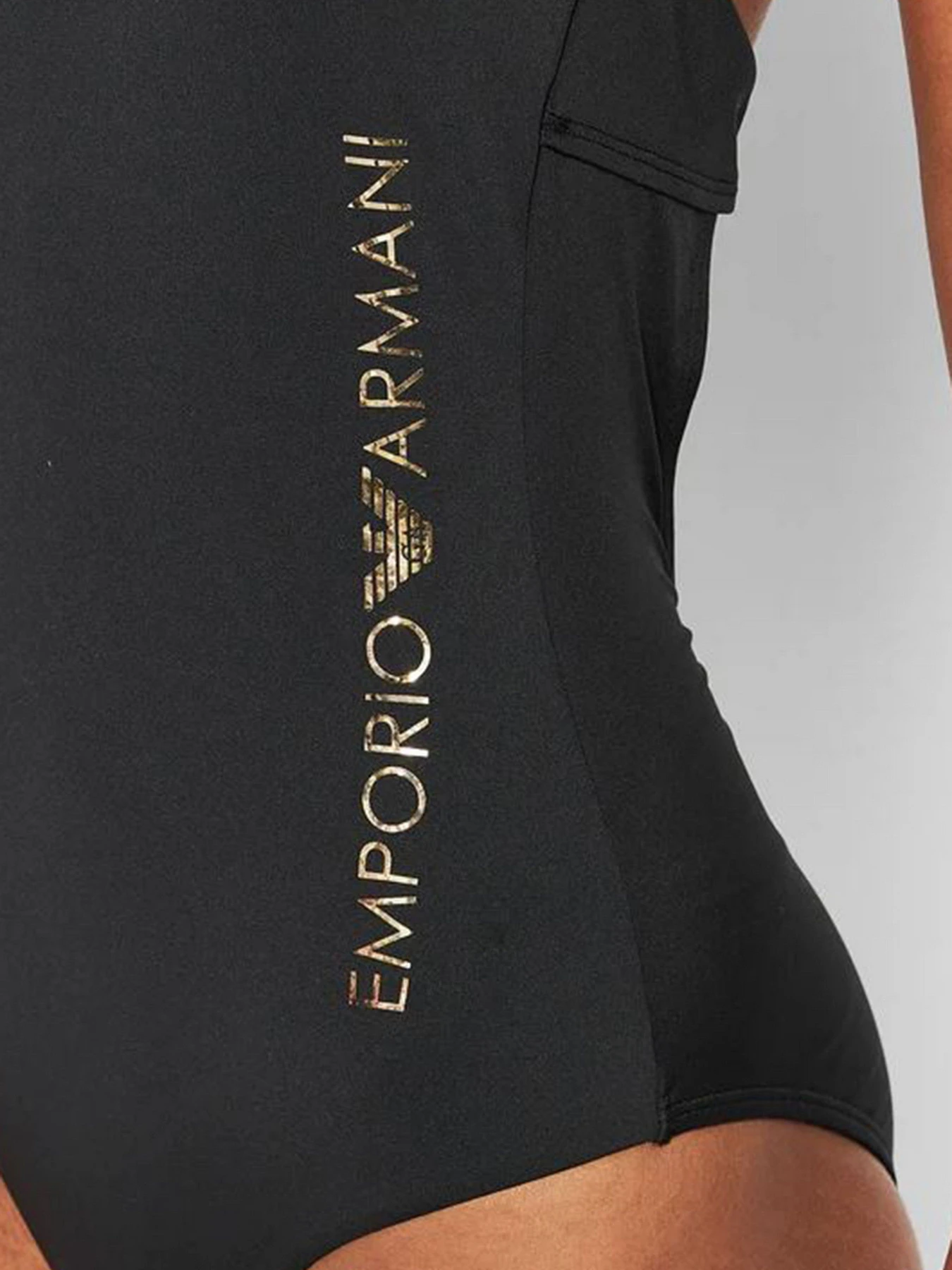 Одежда для пляжа Emporio Armani модель 262642-2R300-00020 Фото