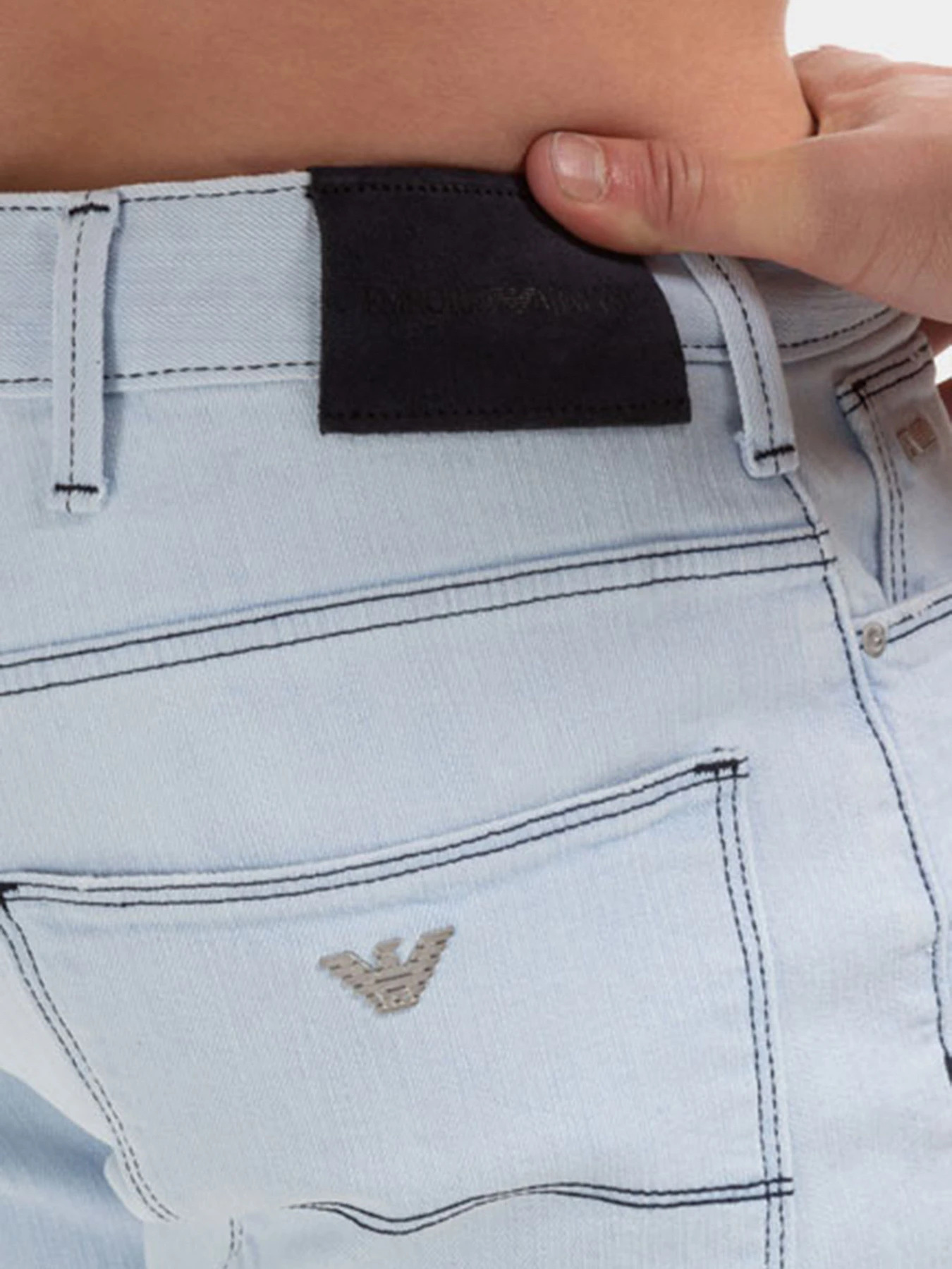 Шорты Emporio Armani модель 3H1PA6-1D4DZ-0943 Шорты Emporio Armani модель 3H1PA6-1D4DZ-0943 Фото