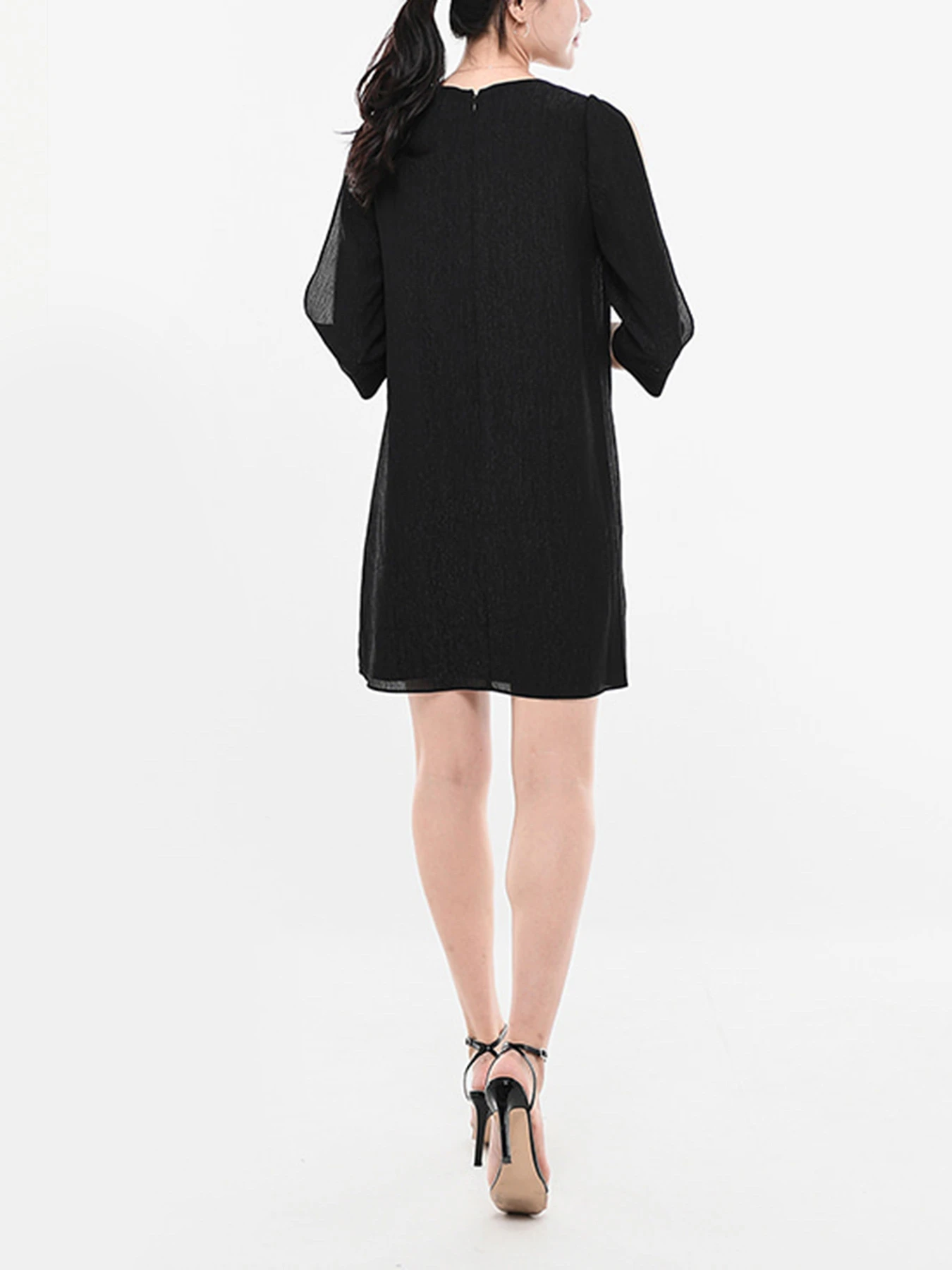 Платья Emporio Armani модель 3H2A75-2NXFZ-0999 Платья Emporio Armani модель 3H2A75-2NXFZ-0999 Фото