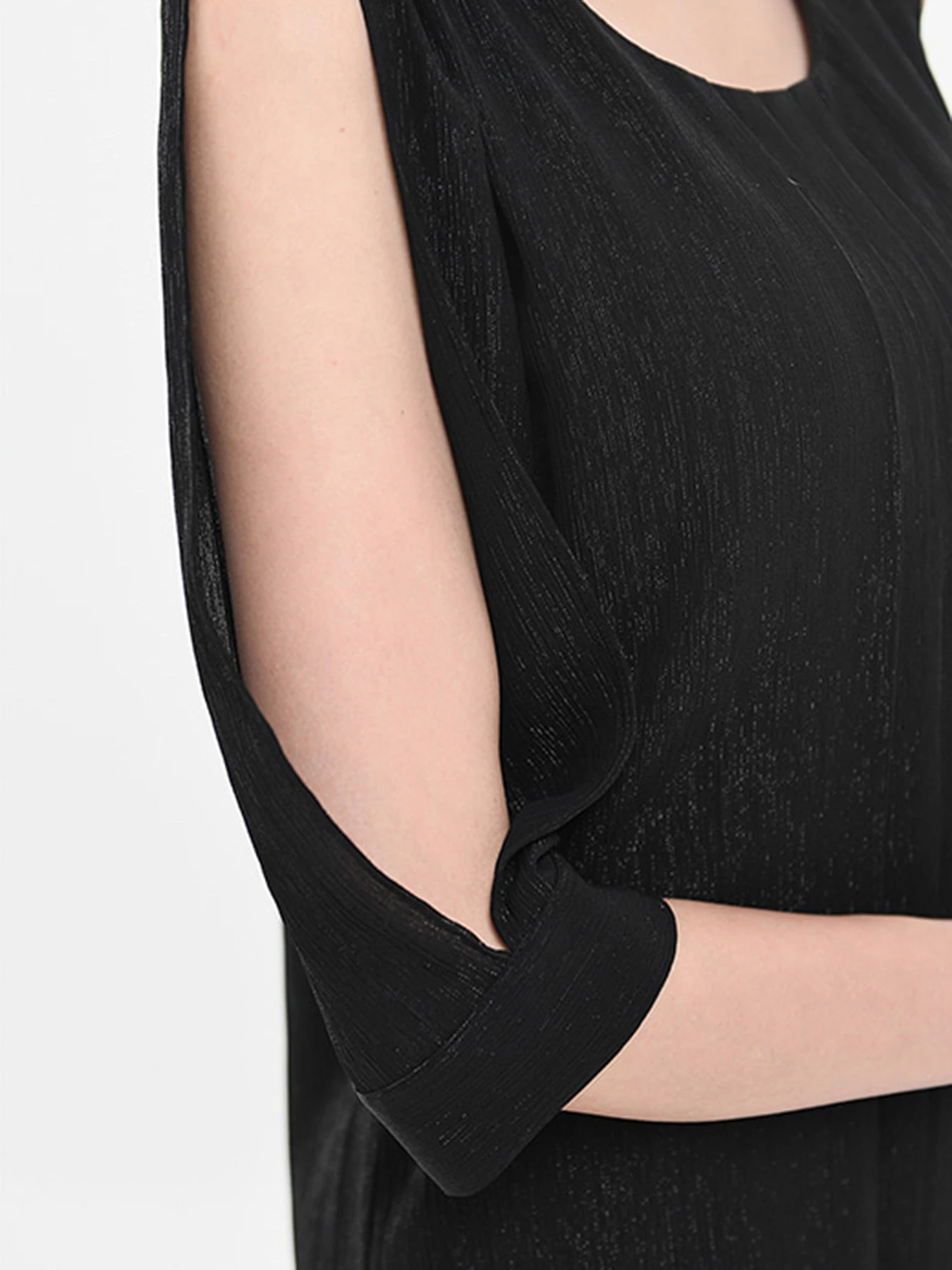 Платья Emporio Armani модель 3H2A75-2NXFZ-0999 Платья Emporio Armani модель 3H2A75-2NXFZ-0999 Фото