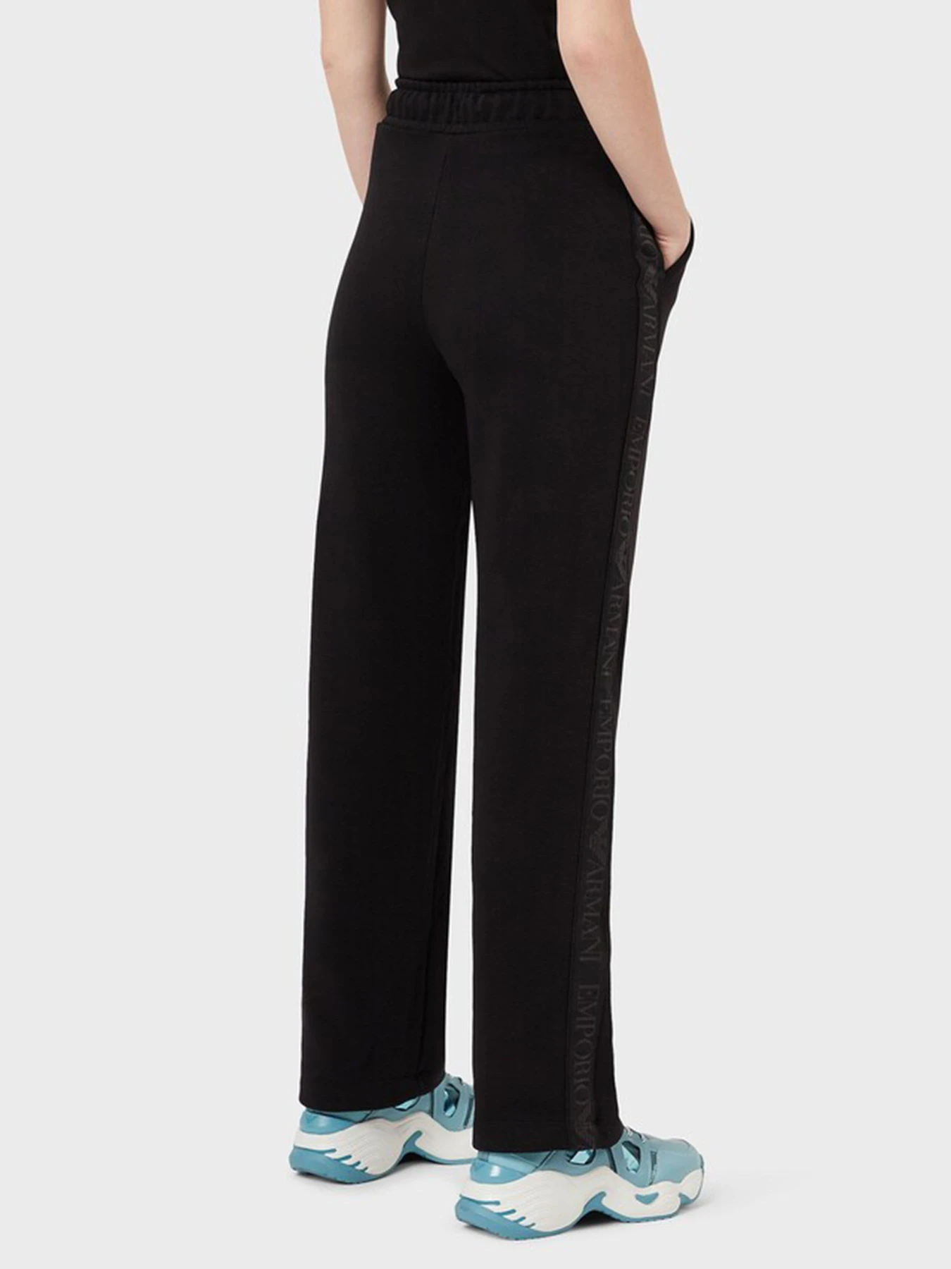 Брюки Emporio Armani модель 3K2P7E-2J60Z-0999 Брюки Emporio Armani модель 3K2P7E-2J60Z-0999 Фото