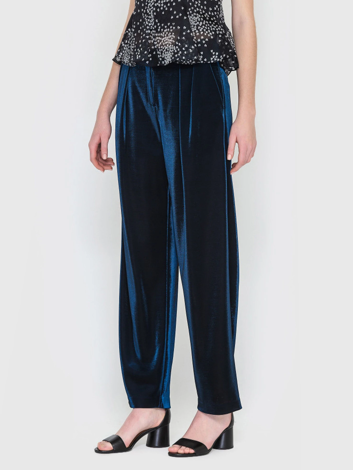 Брюки Emporio Armani модель 3K2P8G-2JV4Z-0926 Брюки Emporio Armani модель 3K2P8G-2JV4Z-0926 Фото