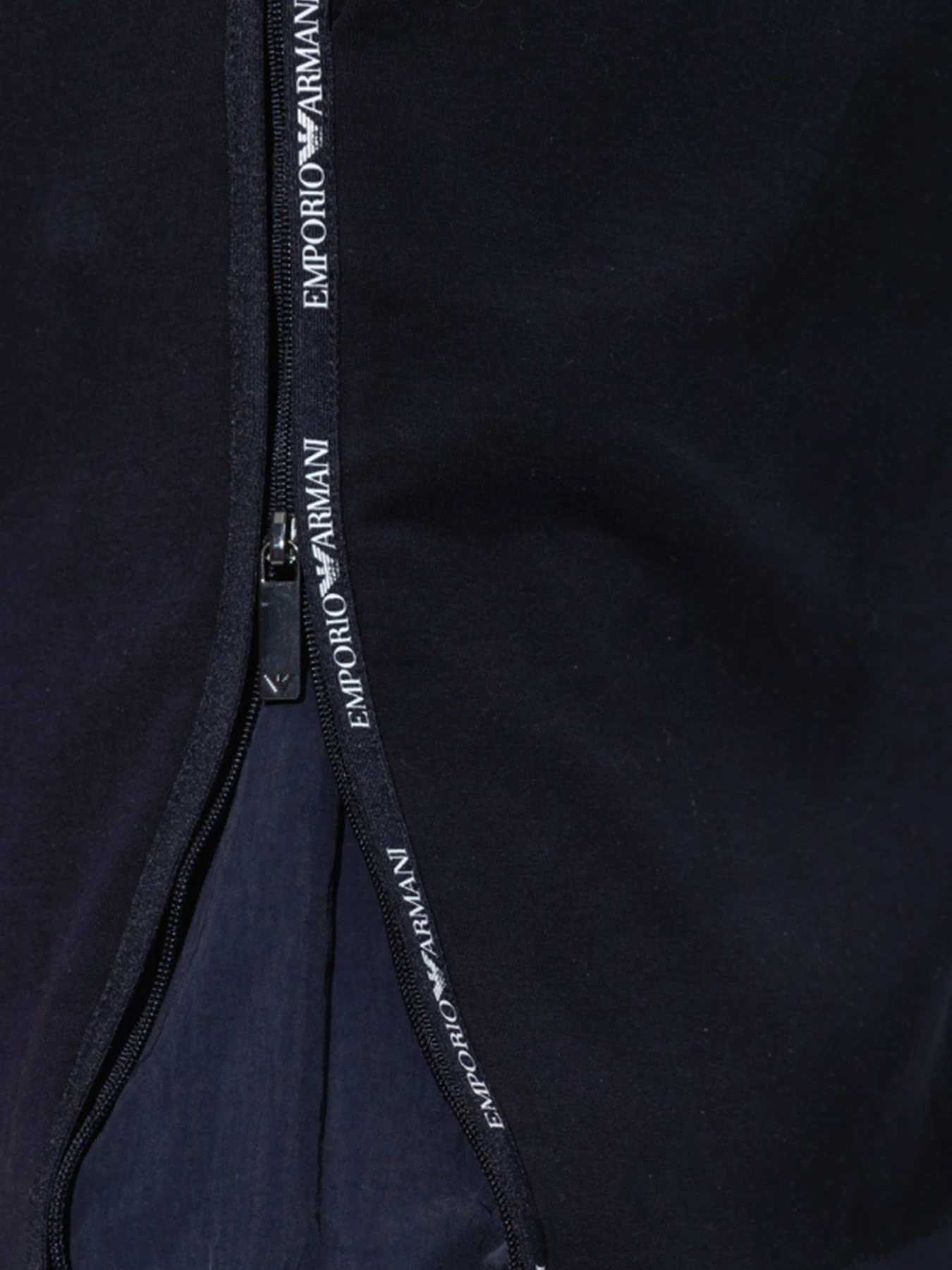 Платья Emporio Armani модель 3L2A6B-1JHSZ-0926 Платья Emporio Armani модель 3L2A6B-1JHSZ-0926 Фото