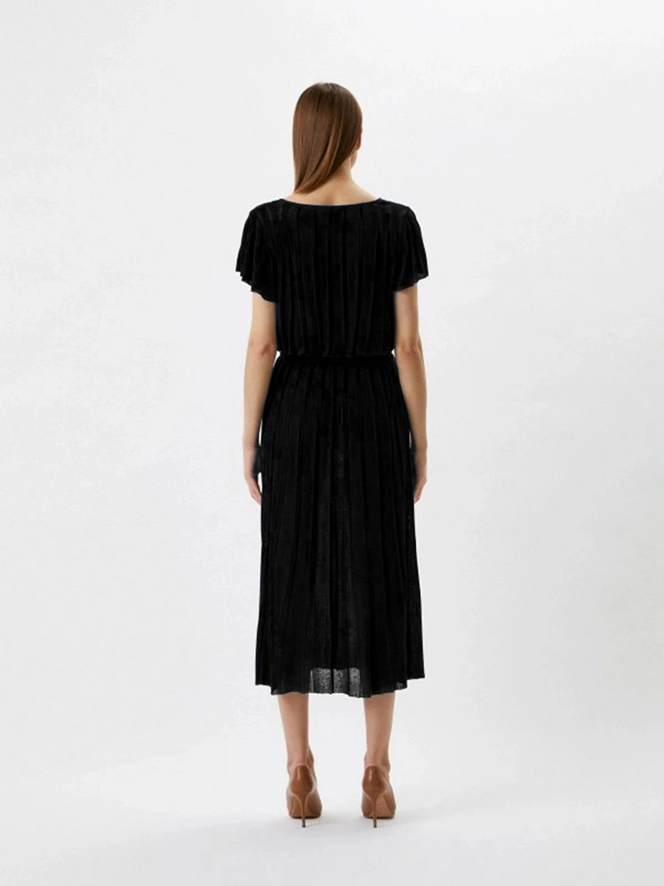 Платья Emporio Armani модель 3L2AT5-2M03Z-0999 Платья Emporio Armani модель 3L2AT5-2M03Z-0999 Фото