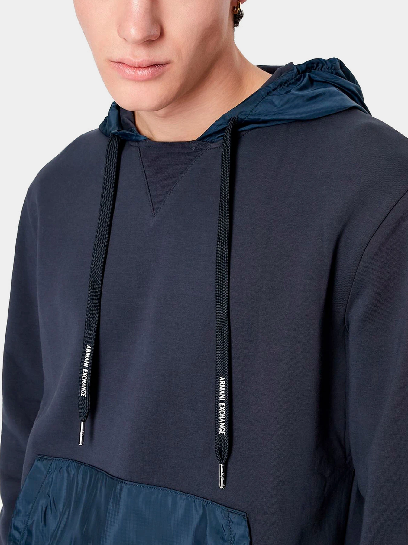 Худи и свитшоты Armani Exchange модель 3LZMFB-ZJ6TZ-1596 Худи и свитшоты Armani Exchange модель 3LZMFB-ZJ6TZ-1596 Фото