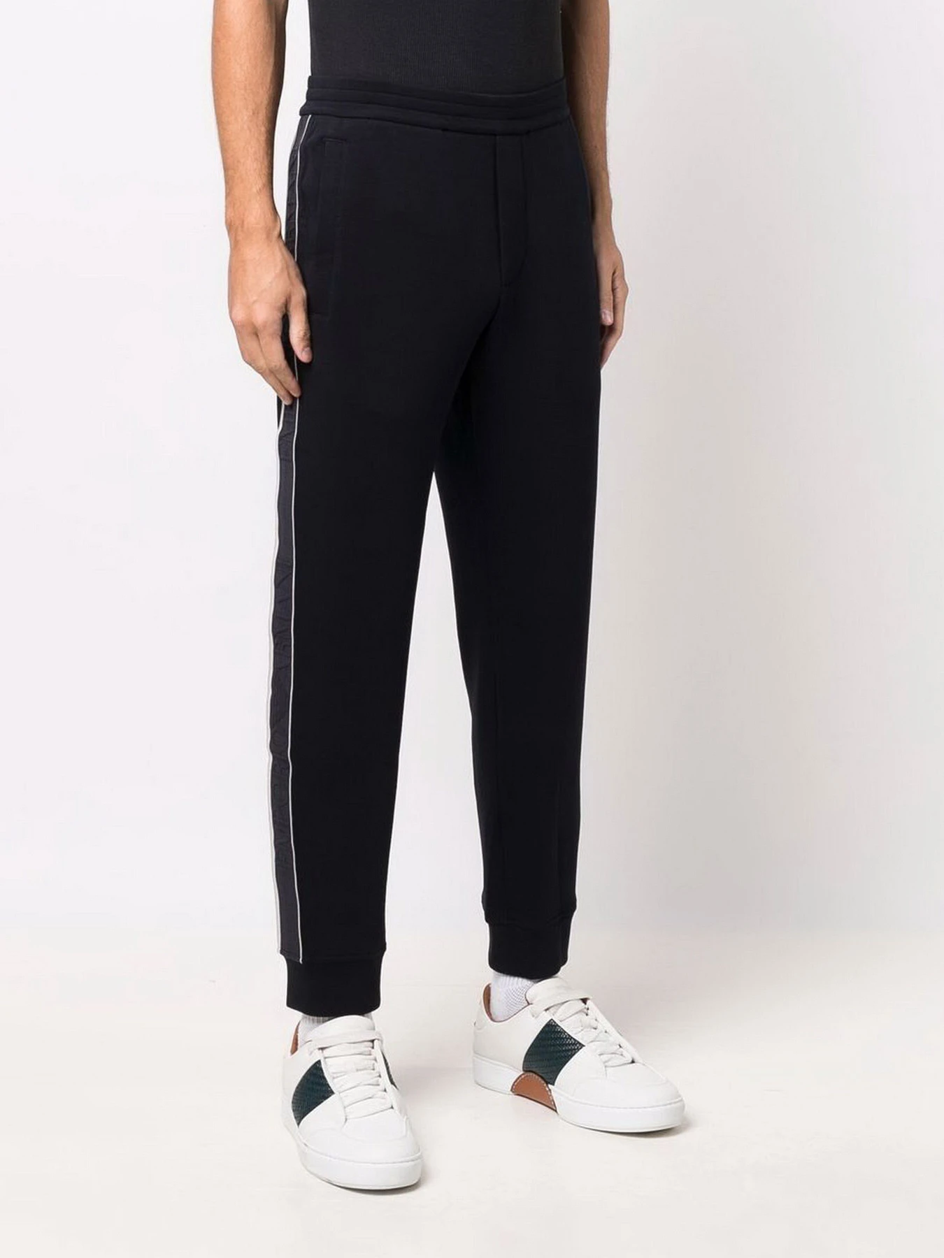 Брюки Emporio Armani модель 6K1P63-1JHSZ-0920 Брюки Emporio Armani модель 6K1P63-1JHSZ-0920 Фото
