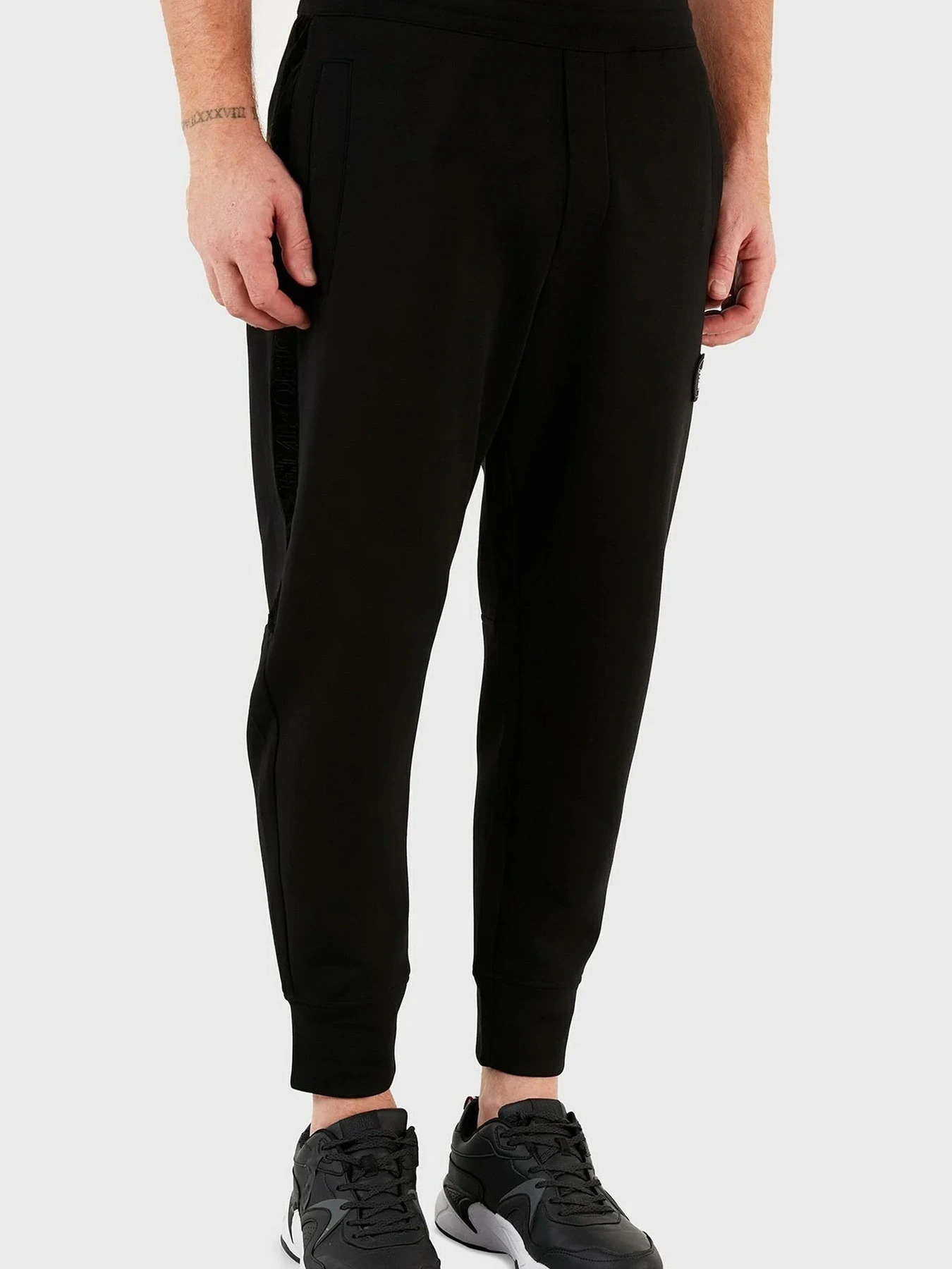 Брюки Emporio Armani модель 6K1P65-1JHSZ-0999 Брюки Emporio Armani модель 6K1P65-1JHSZ-0999 Фото