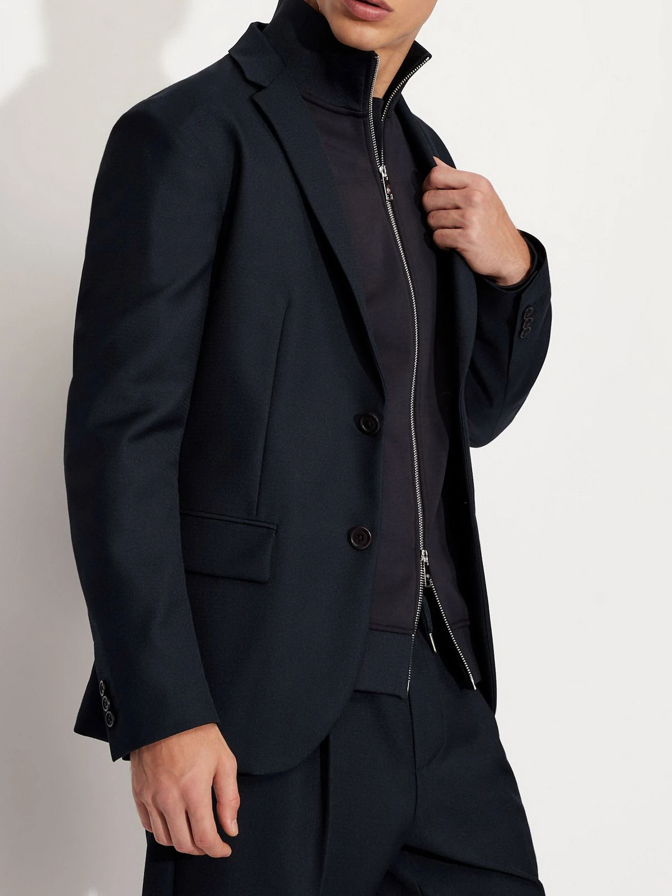 Пиджаки Armani Exchange модель 6KZG45-ZNIQZ-1510 Пиджаки Armani Exchange модель 6KZG45-ZNIQZ-1510 Фото