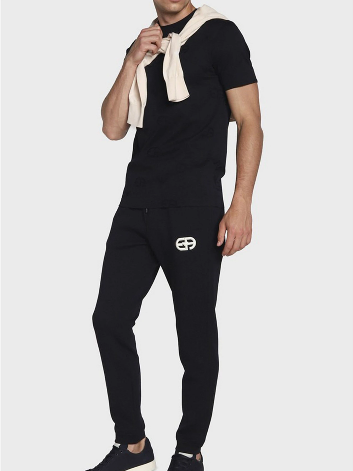 Брюки Emporio Armani модель 6L1PE5-1JHSZ-0920 Брюки Emporio Armani модель 6L1PE5-1JHSZ-0920 Фото