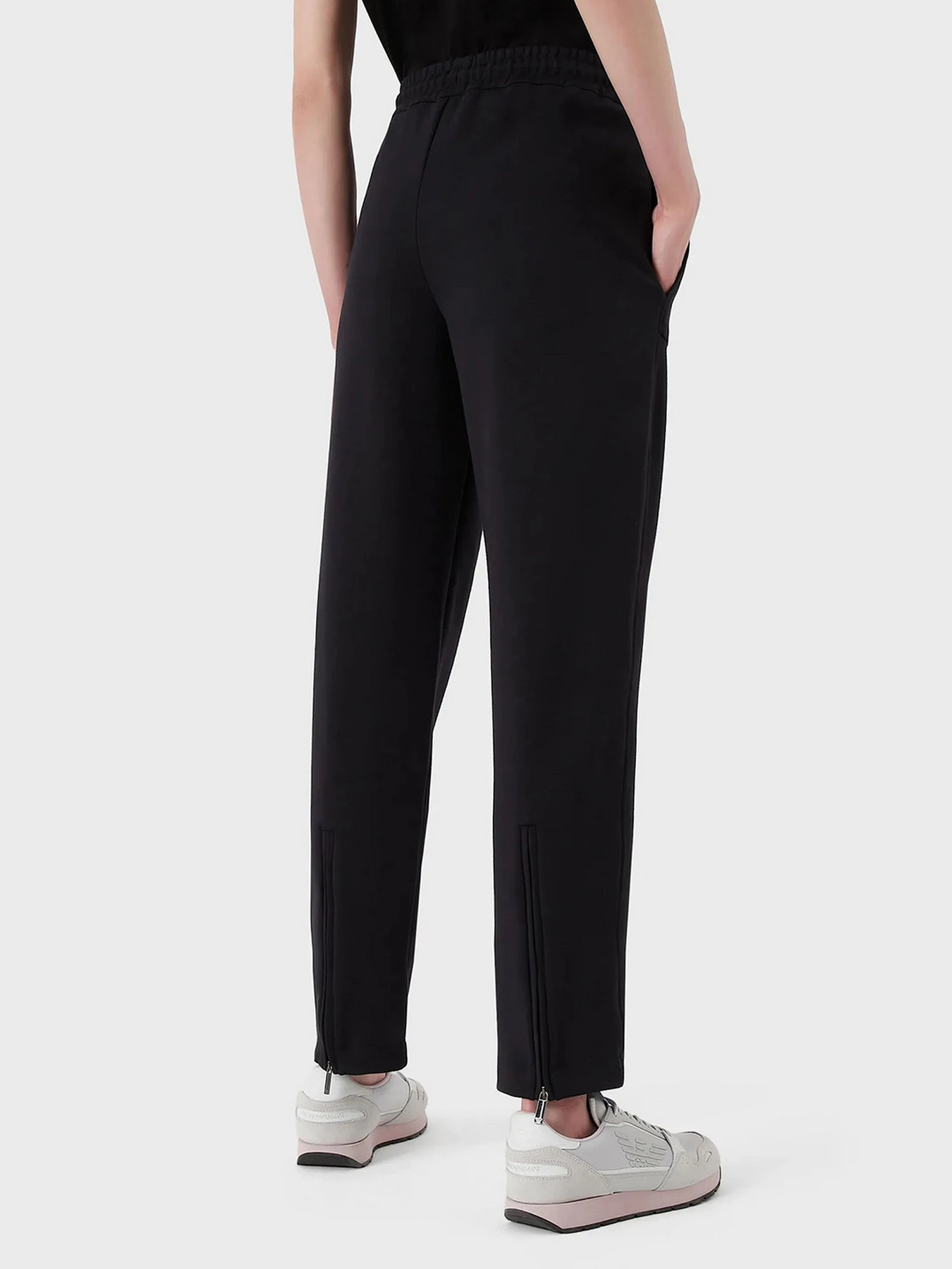 Брюки Emporio Armani модель 6L2P7A-2JRKZ-0926 Брюки Emporio Armani модель 6L2P7A-2JRKZ-0926 Фото