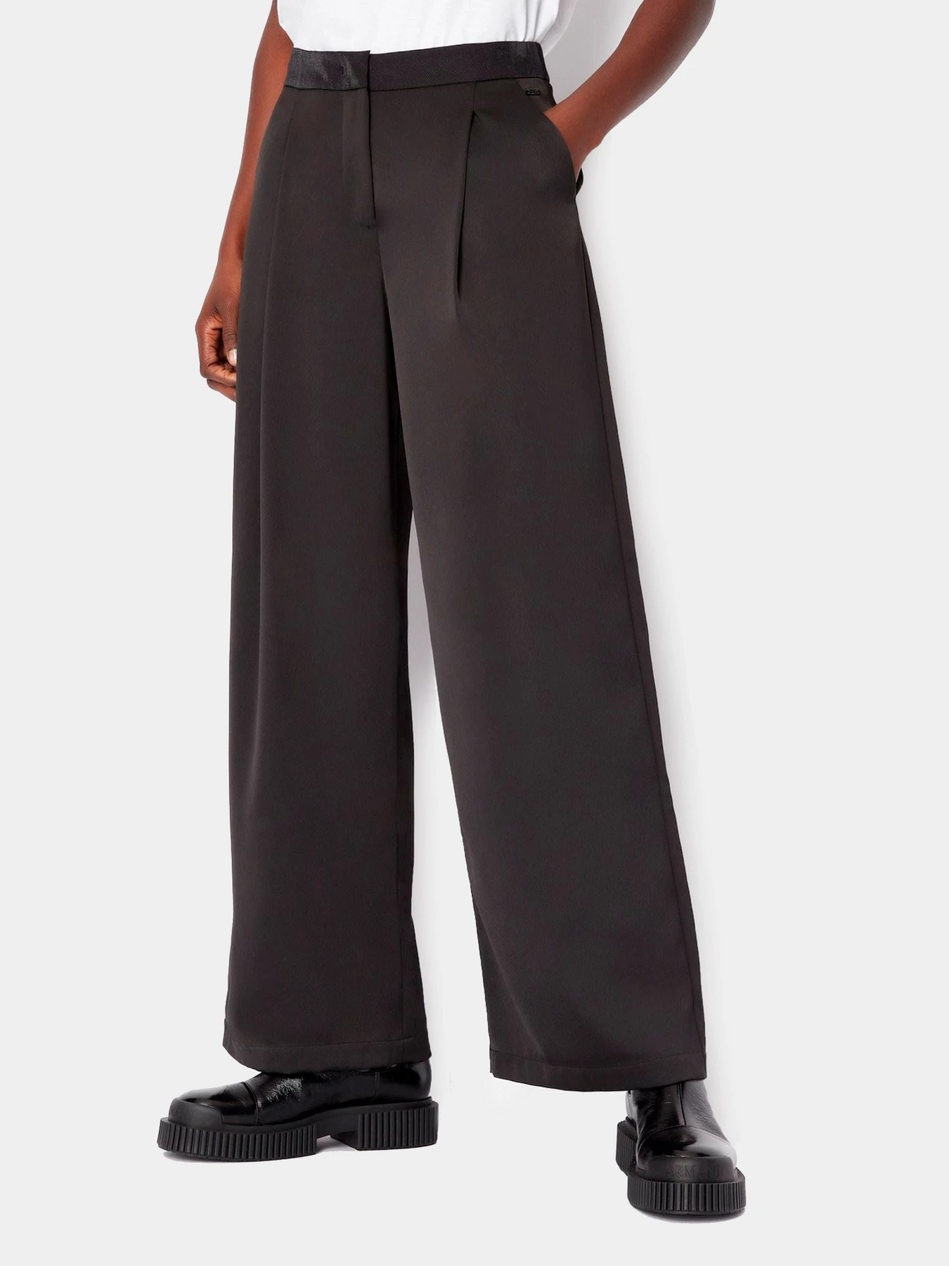 Брюки Armani Exchange модель 6LYP36-YN3JZ-1200 Брюки Armani Exchange модель 6LYP36-YN3JZ-1200 Фото