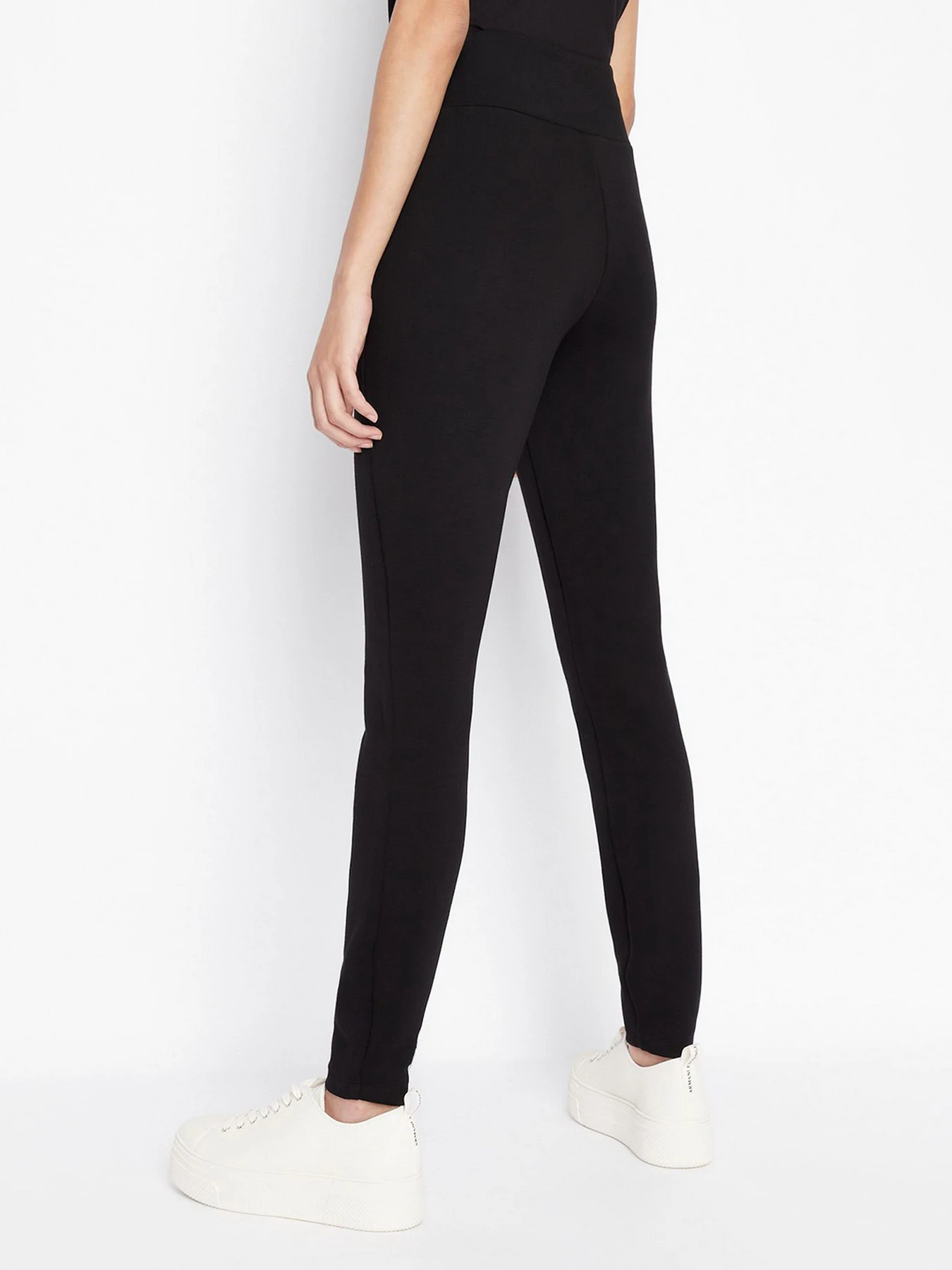 Брюки Armani Exchange модель 6LYP84-YJ4WZ-1200 Брюки Armani Exchange модель 6LYP84-YJ4WZ-1200 Фото