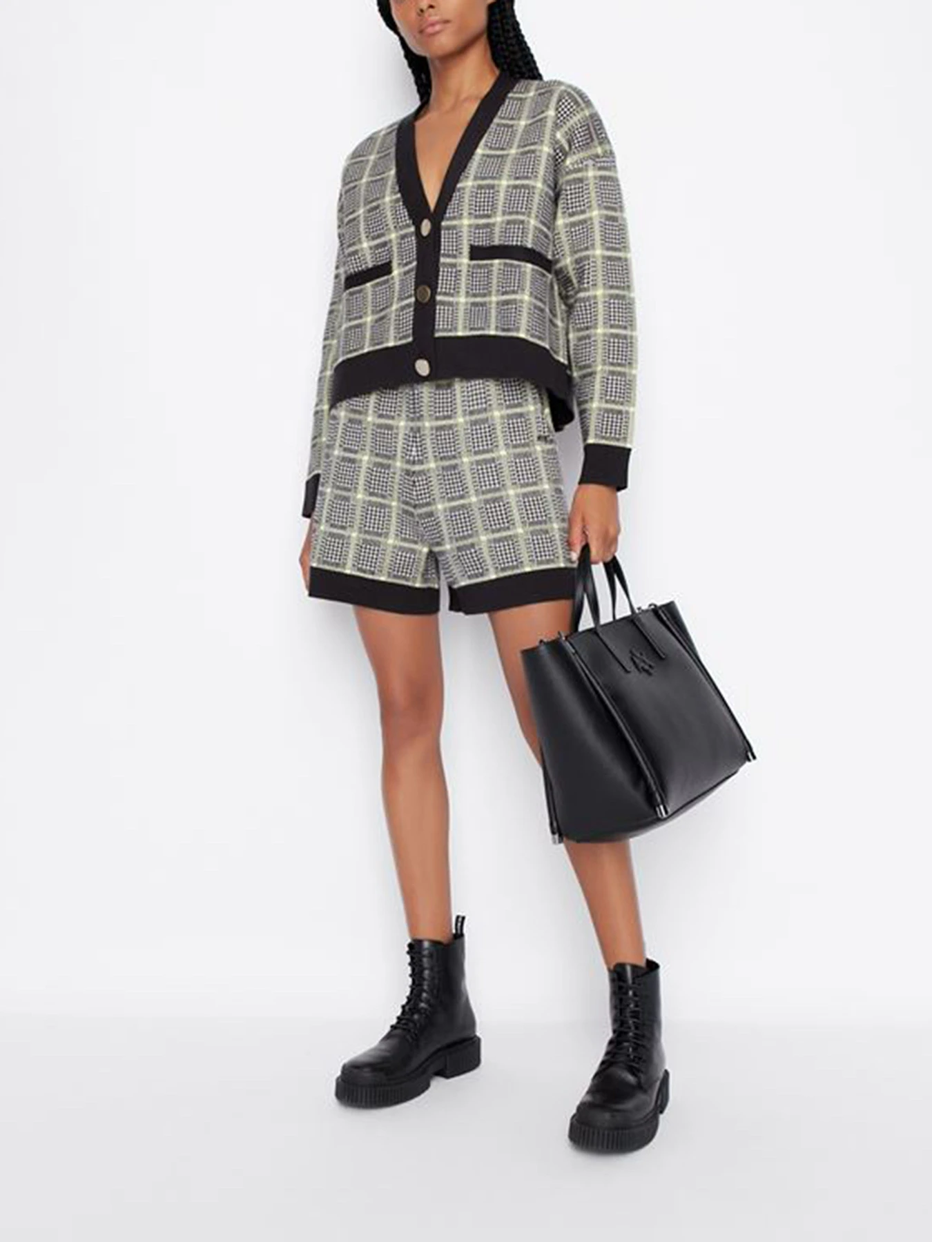 Шорты Armani Exchange модель 6LYS1J-YMV5Z-6601 Шорты Armani Exchange модель 6LYS1J-YMV5Z-6601 Фото
