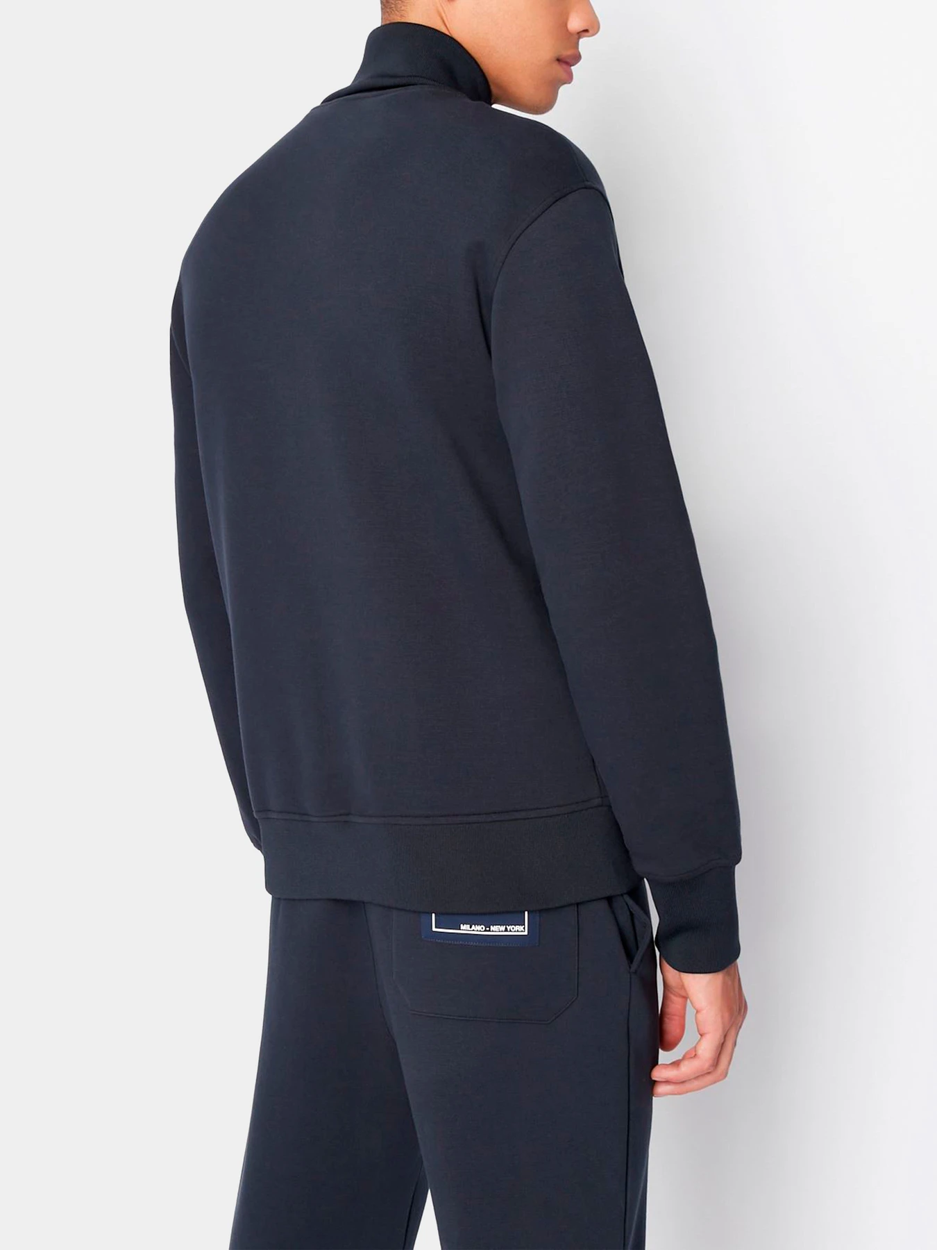 Спортивная одежда Armani Exchange модель 6LZMJB-ZJXFZ-1510 Спортивная одежда Armani Exchange модель 6LZMJB-ZJXFZ-1510 Фото