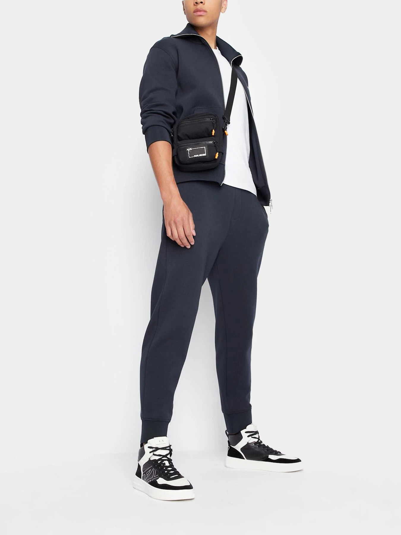 Брюки Armani Exchange модель 6LZPJA-ZJXFZ-1510 Брюки Armani Exchange модель 6LZPJA-ZJXFZ-1510 Фото