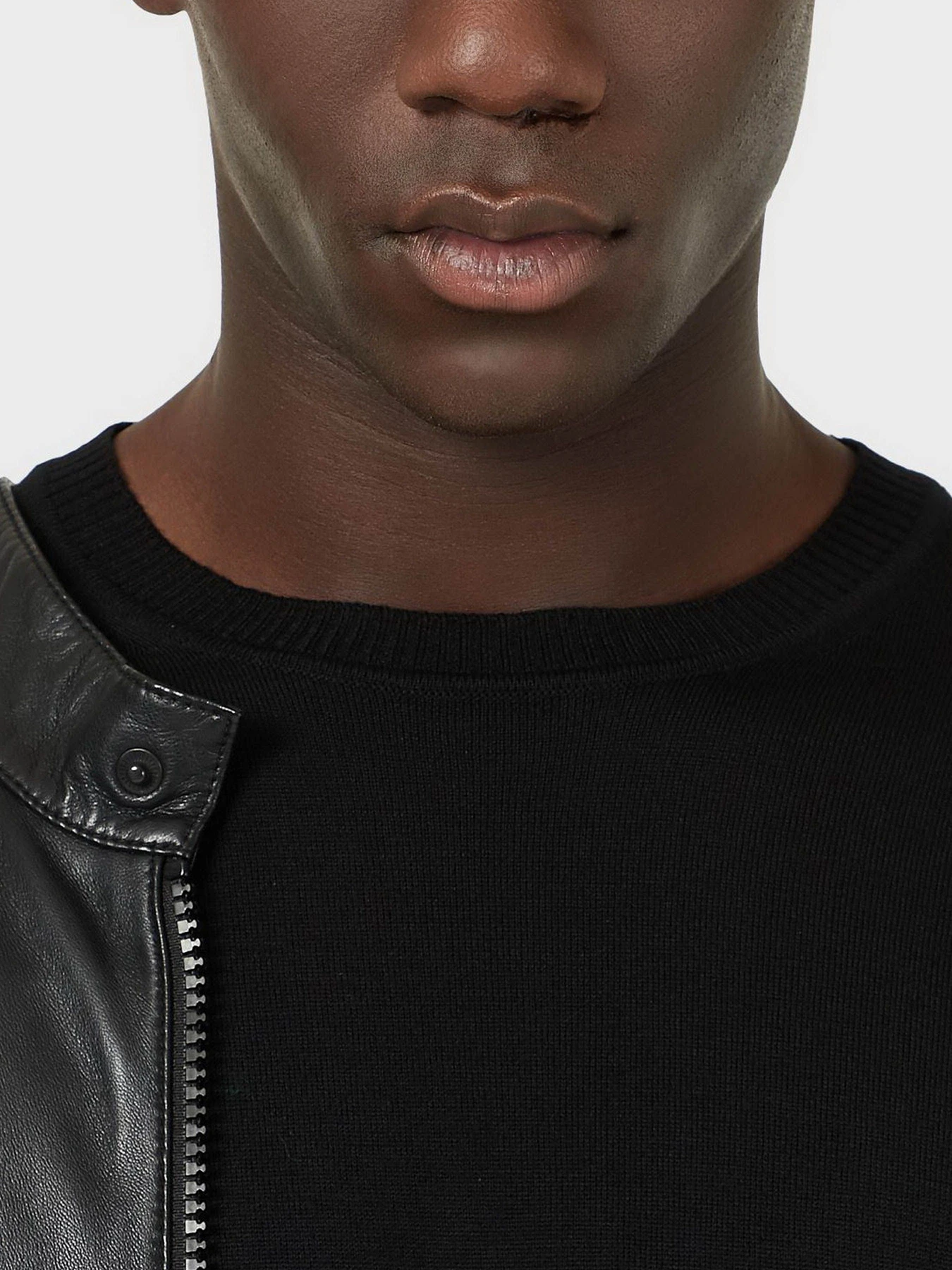 Худи и свитшоты Emporio Armani модель 8N1M42-1M67Z-0999 Худи и свитшоты Emporio Armani модель 8N1M42-1M67Z-0999 Фото