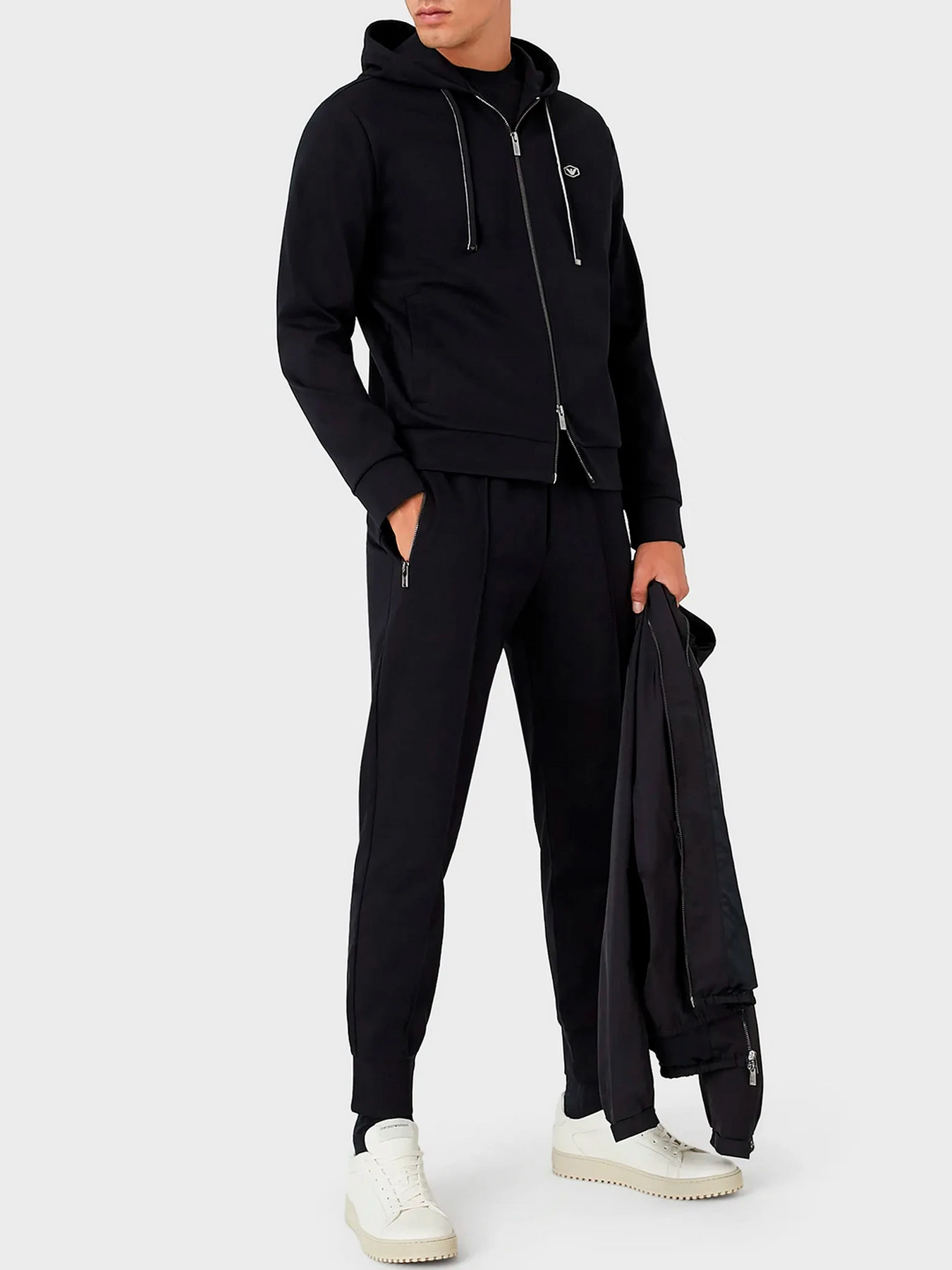 Брюки Emporio Armani модель 8N1P72-1JBTZ-0920 Брюки Emporio Armani модель 8N1P72-1JBTZ-0920 Фото