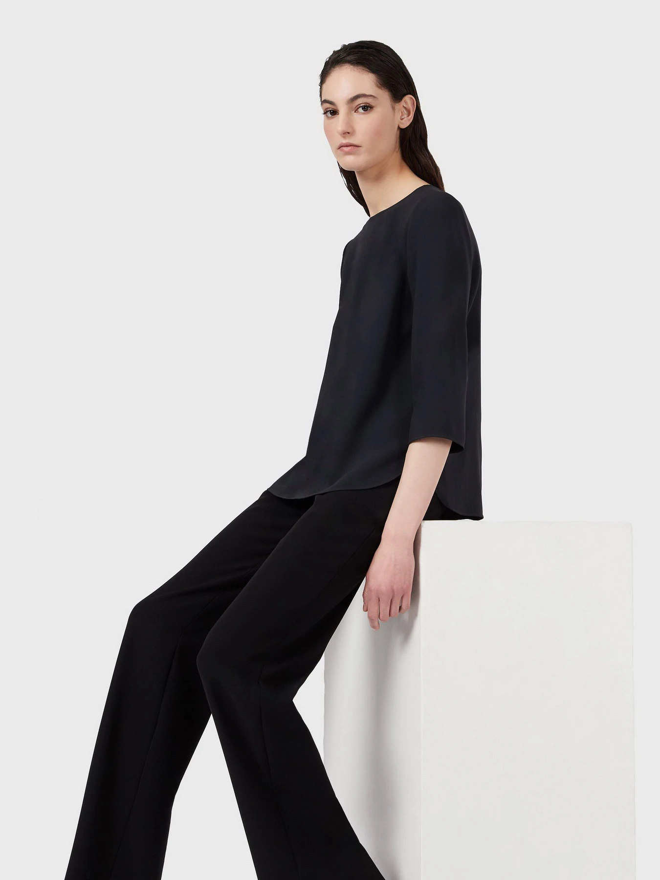 Брюки Emporio Armani модель 8N2P05-2NWAZ-0999 Фото