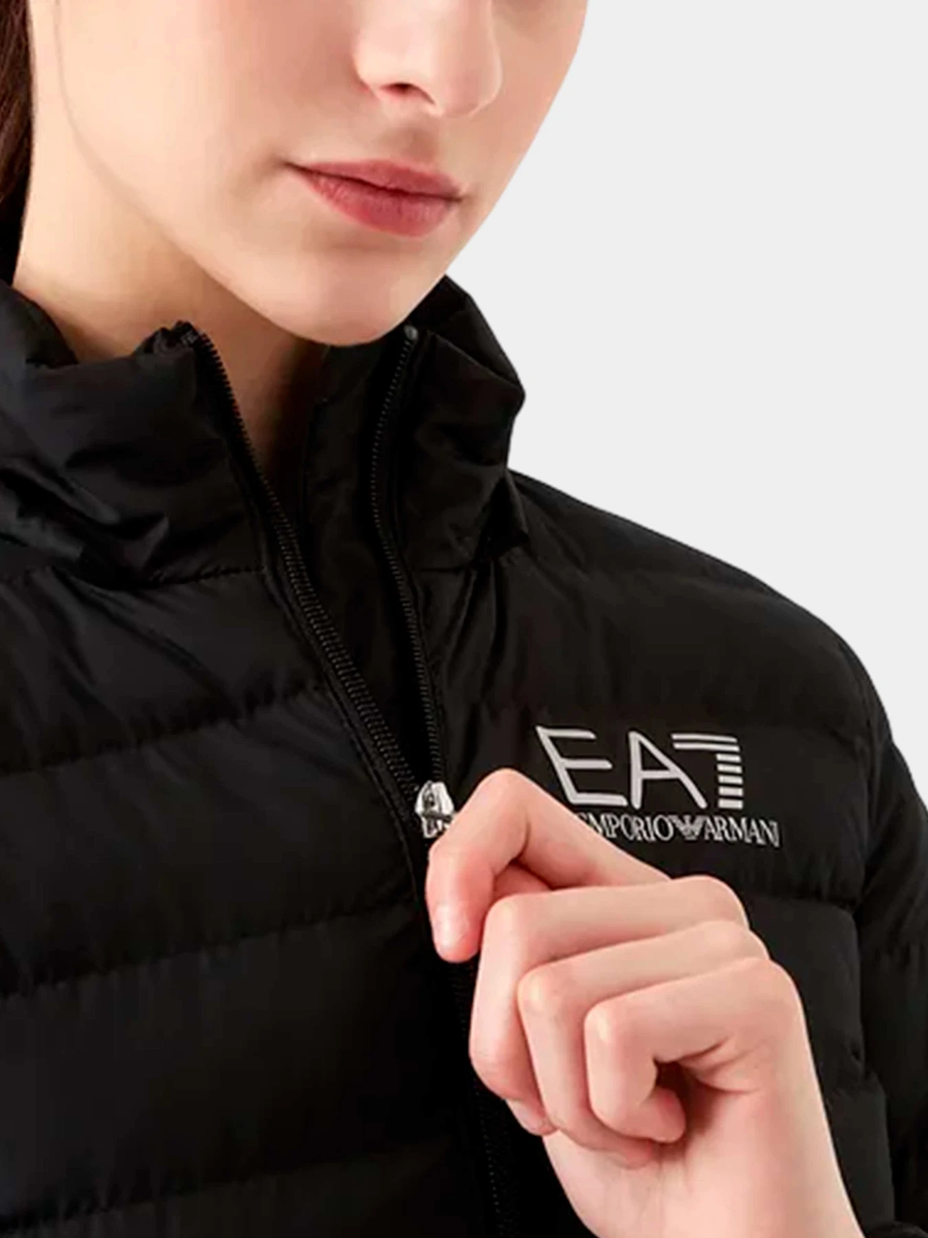 Куртки и дубленки EA7 модель 8NTB23-TNF8Z-0200 Куртки и дубленки EA7 модель 8NTB23-TNF8Z-0200 Фото
