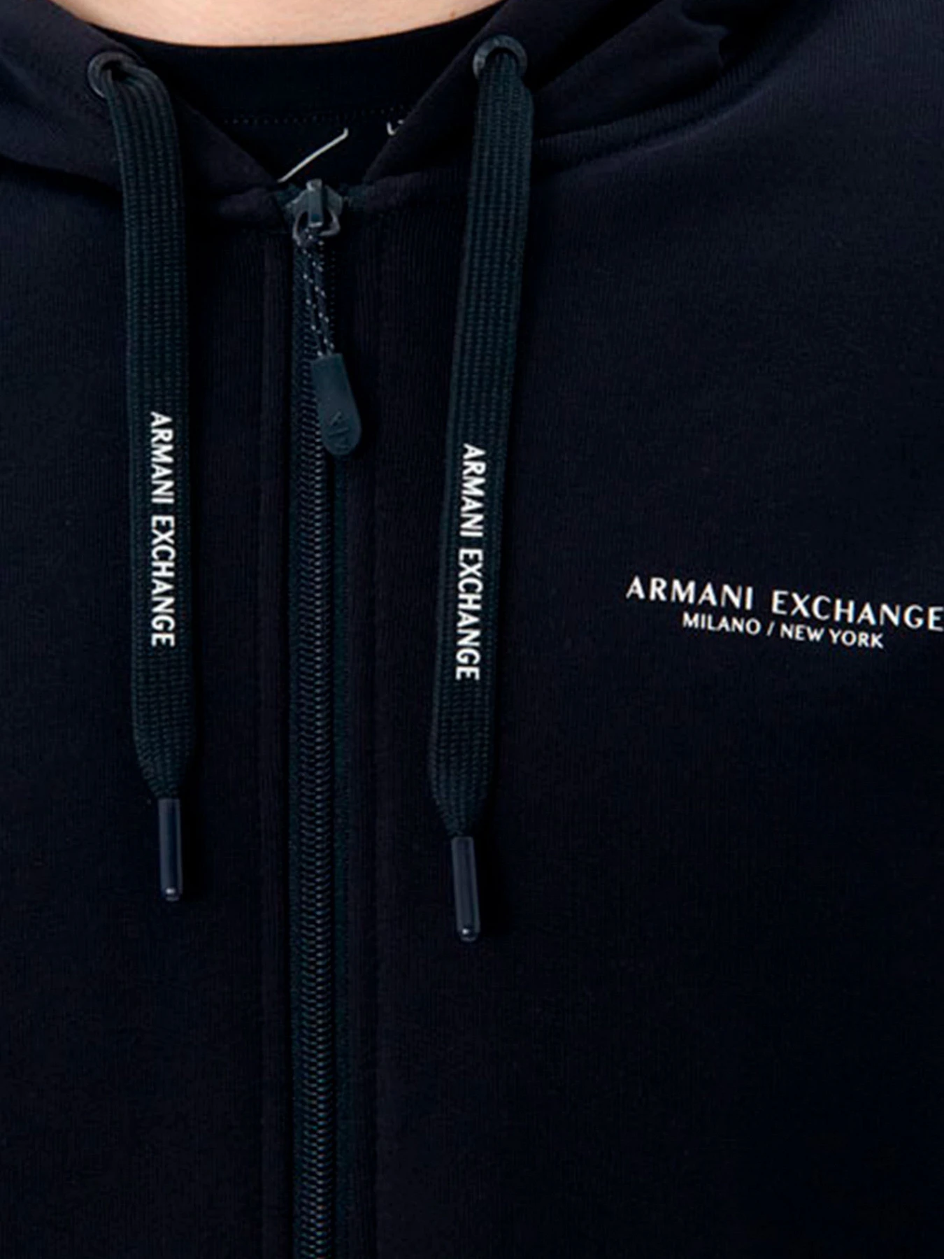 Худи и свитшоты Armani Exchange модель 8NZM95-ZJKRZ-1510 Худи и свитшоты Armani Exchange модель 8NZM95-ZJKRZ-1510 Фото