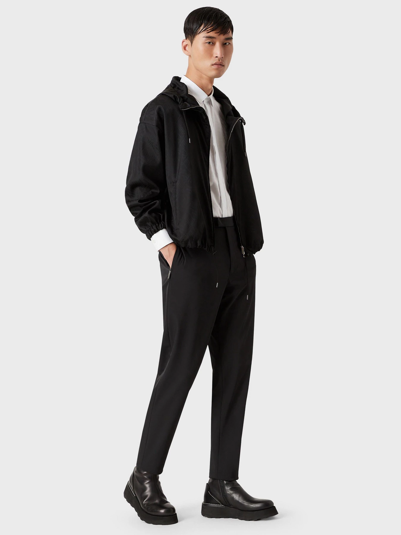 Брюки Emporio Armani модель B1P820-B1525-999 Брюки Emporio Armani модель B1P820-B1525-999 Фото