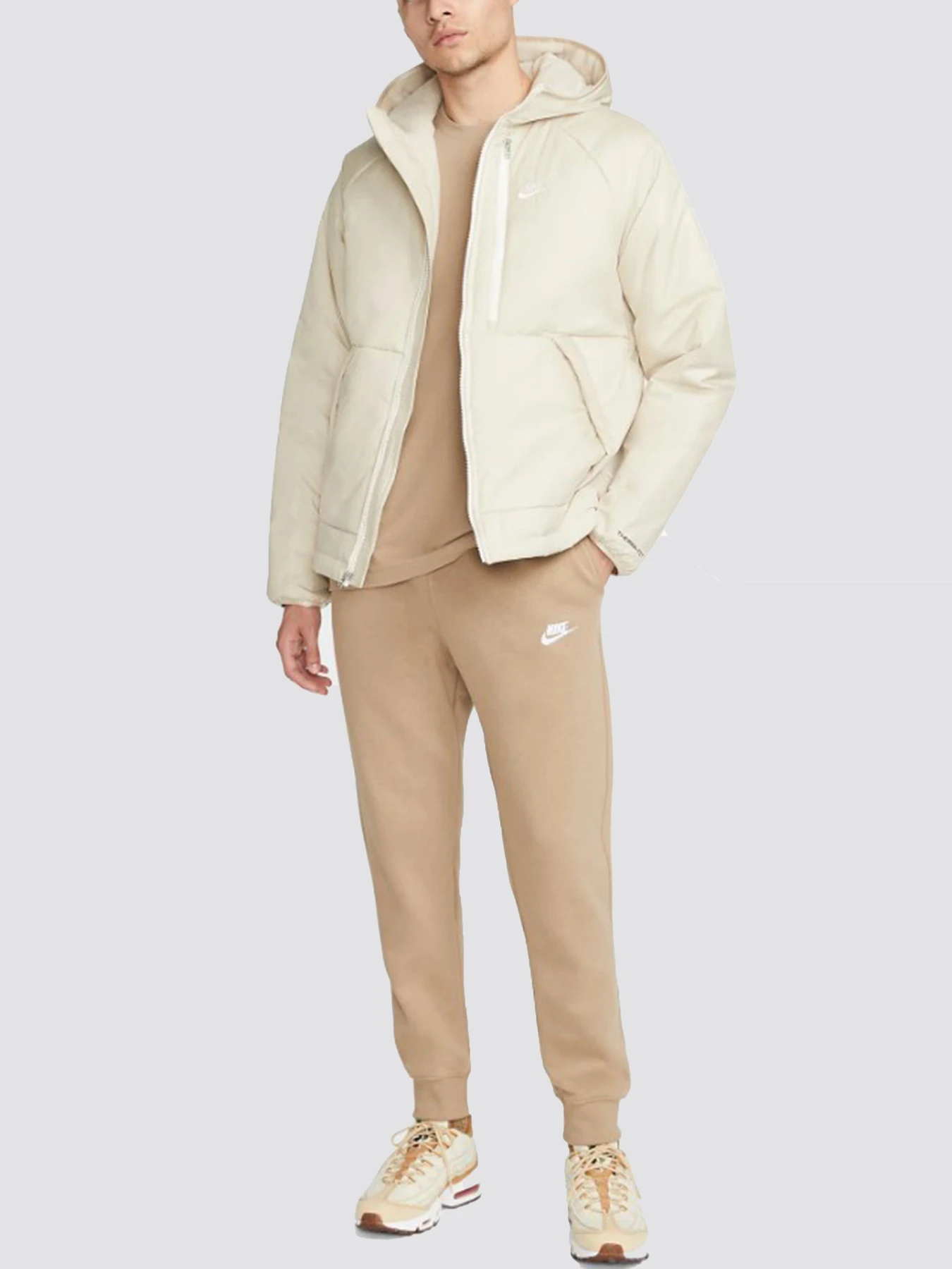 Куртки и дубленки NIKE модель DD6857-206 Куртки и дубленки NIKE модель DD6857-206 Фото
