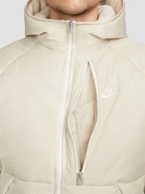 Куртки и дубленки NIKE модель DD6857-206 Фото