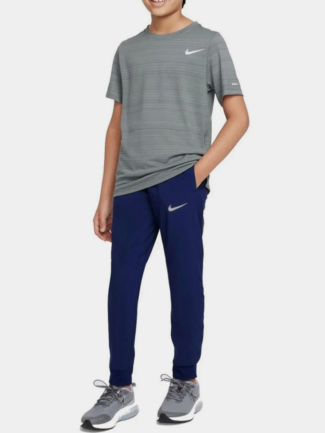 Брюки NIKE модель DD8428-492 Брюки NIKE модель DD8428-492 Фото