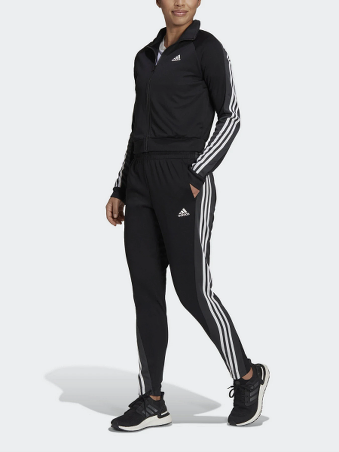Костюмы Adidas модель H67027 Костюмы Adidas модель H67027 Фото