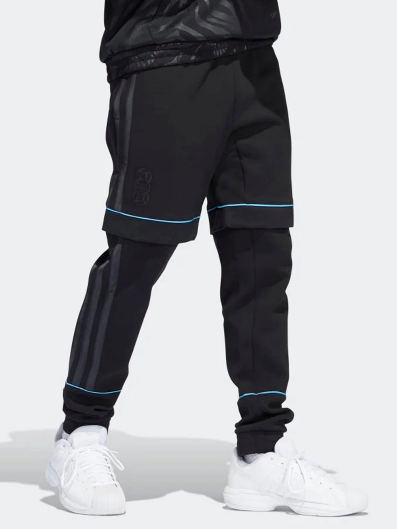 Брюки Adidas модель HB5475 Брюки Adidas модель HB5475 Фото