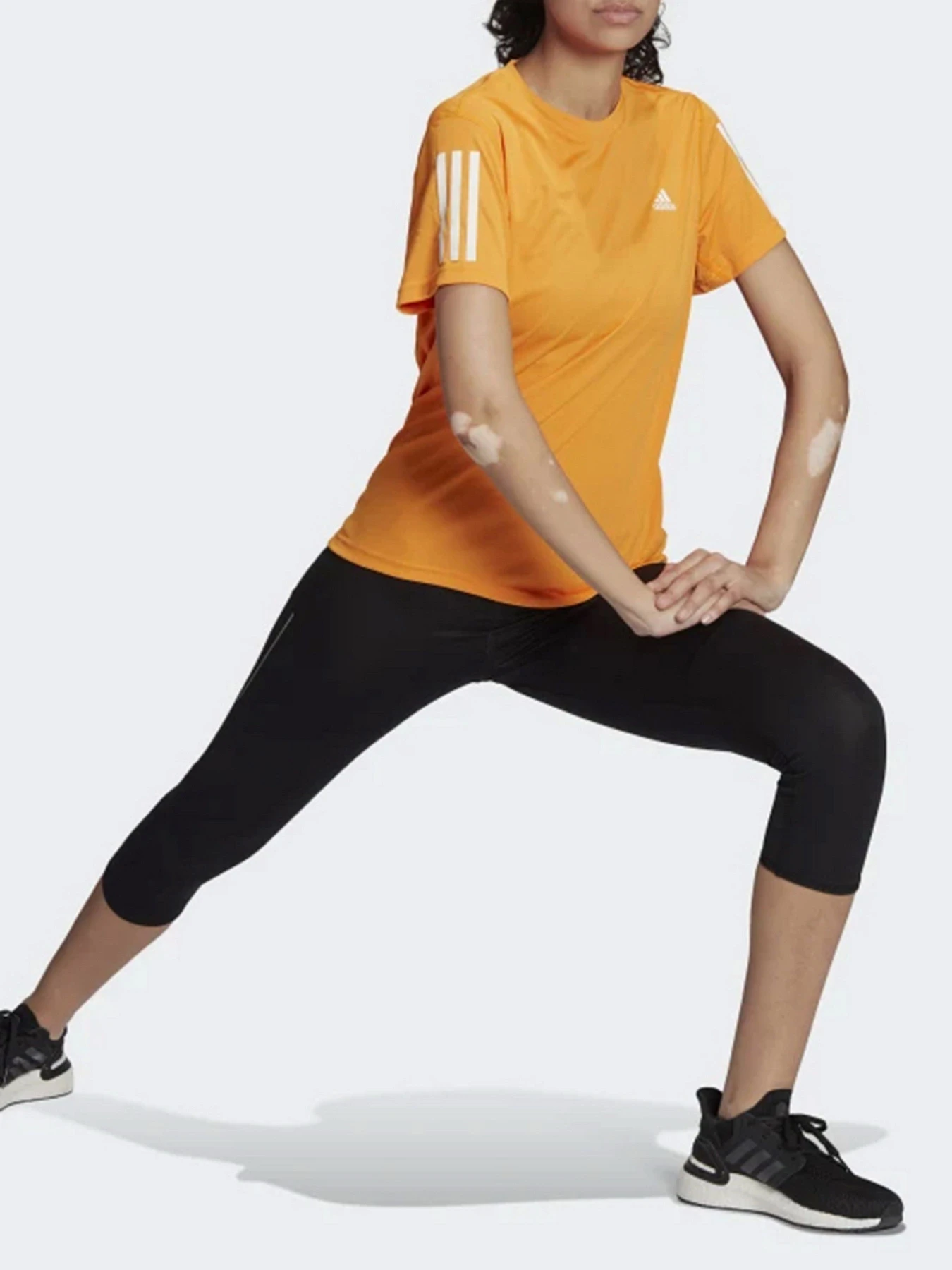 Футболки и поло Adidas модель HB9382 Футболки и поло Adidas модель HB9382 Фото